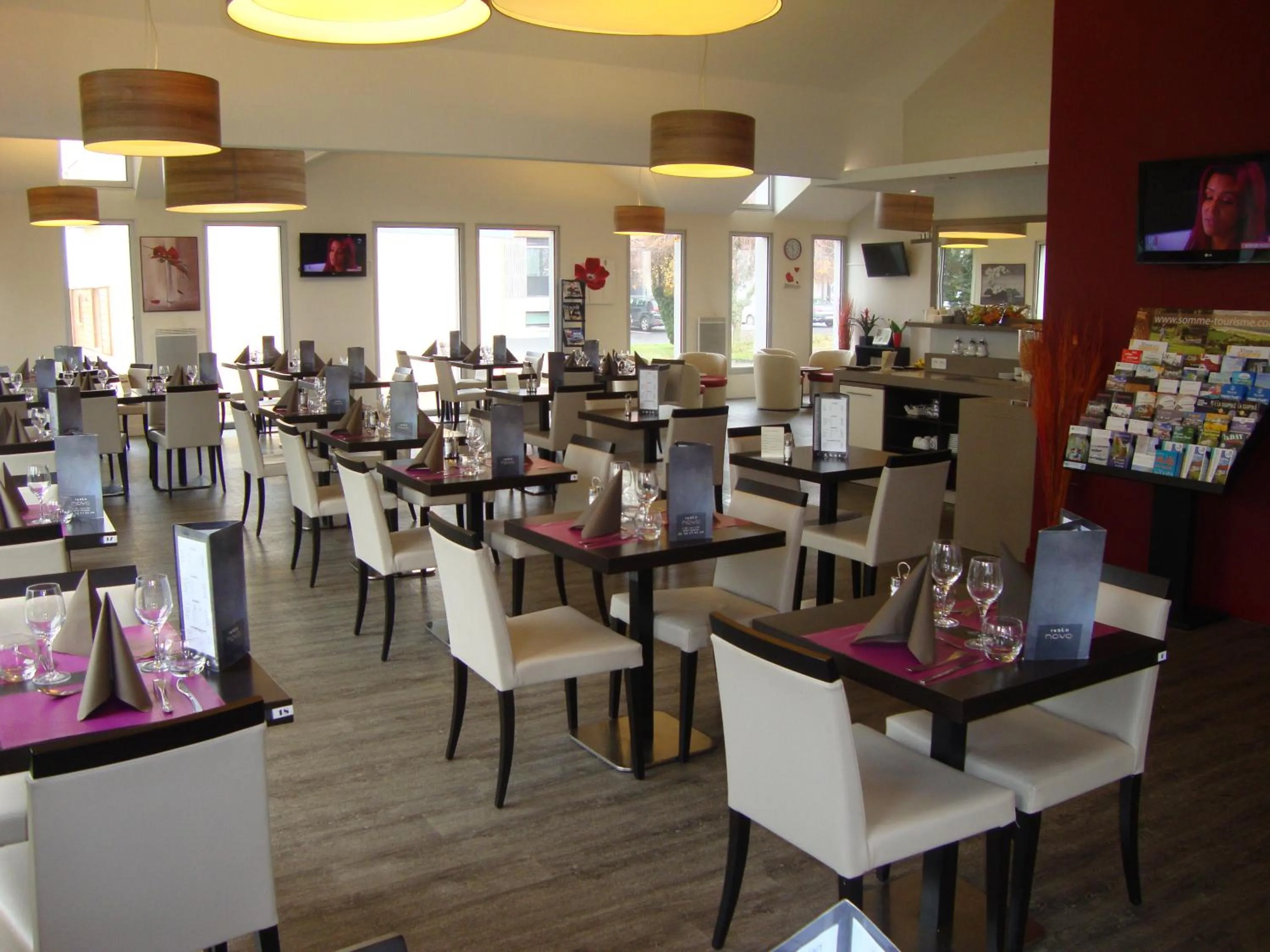 Restaurant/places to eat in Hôtel Inn Design Resto Novo Amiens