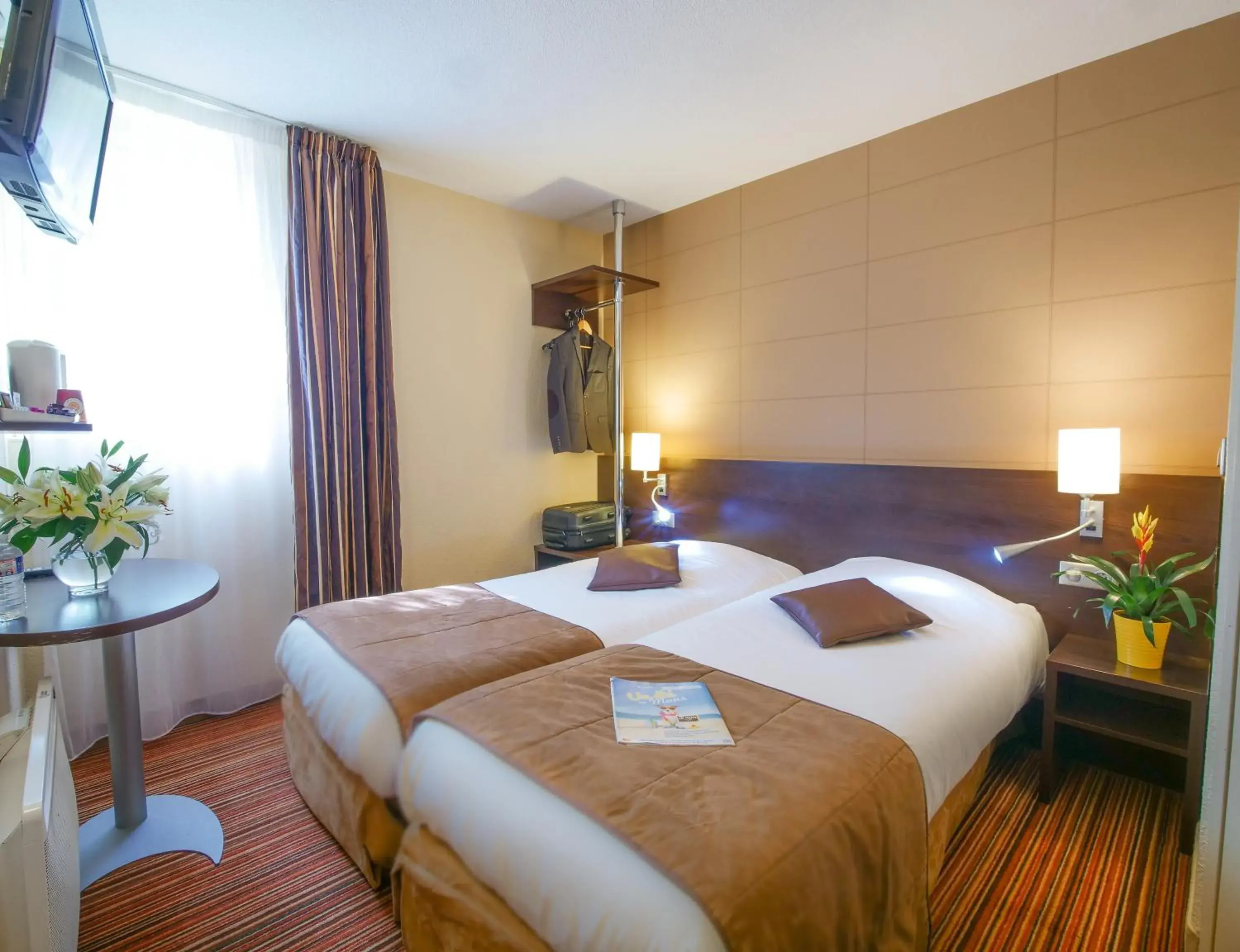 Bedroom, Bed in Hôtel Inn Design & Restaurant Amiens Bedroom, Bed in Hôtel Inn Design & Restaurant Amiens