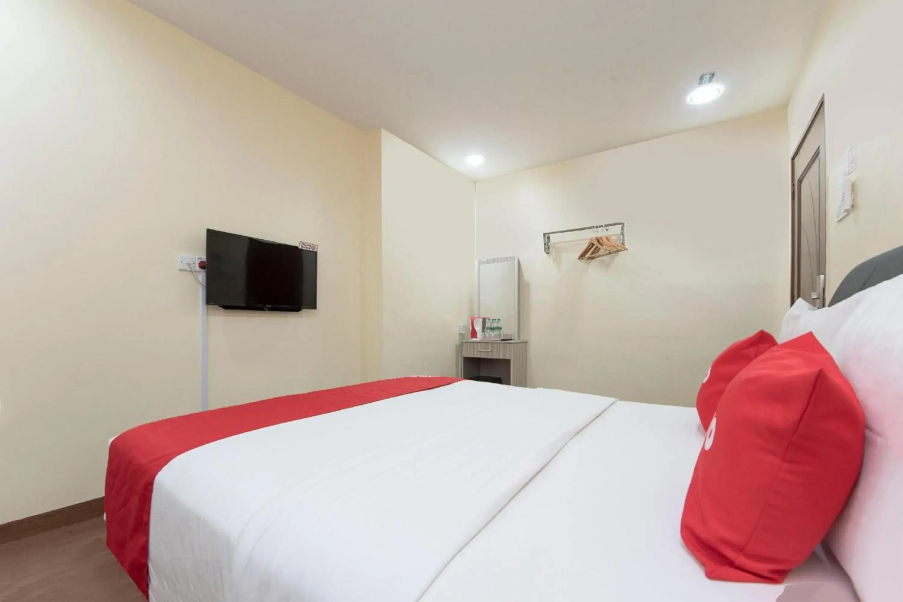 View (from property/room), Bed in Hotel O Jasin View (from property/room), Bed in Hotel O Jasin