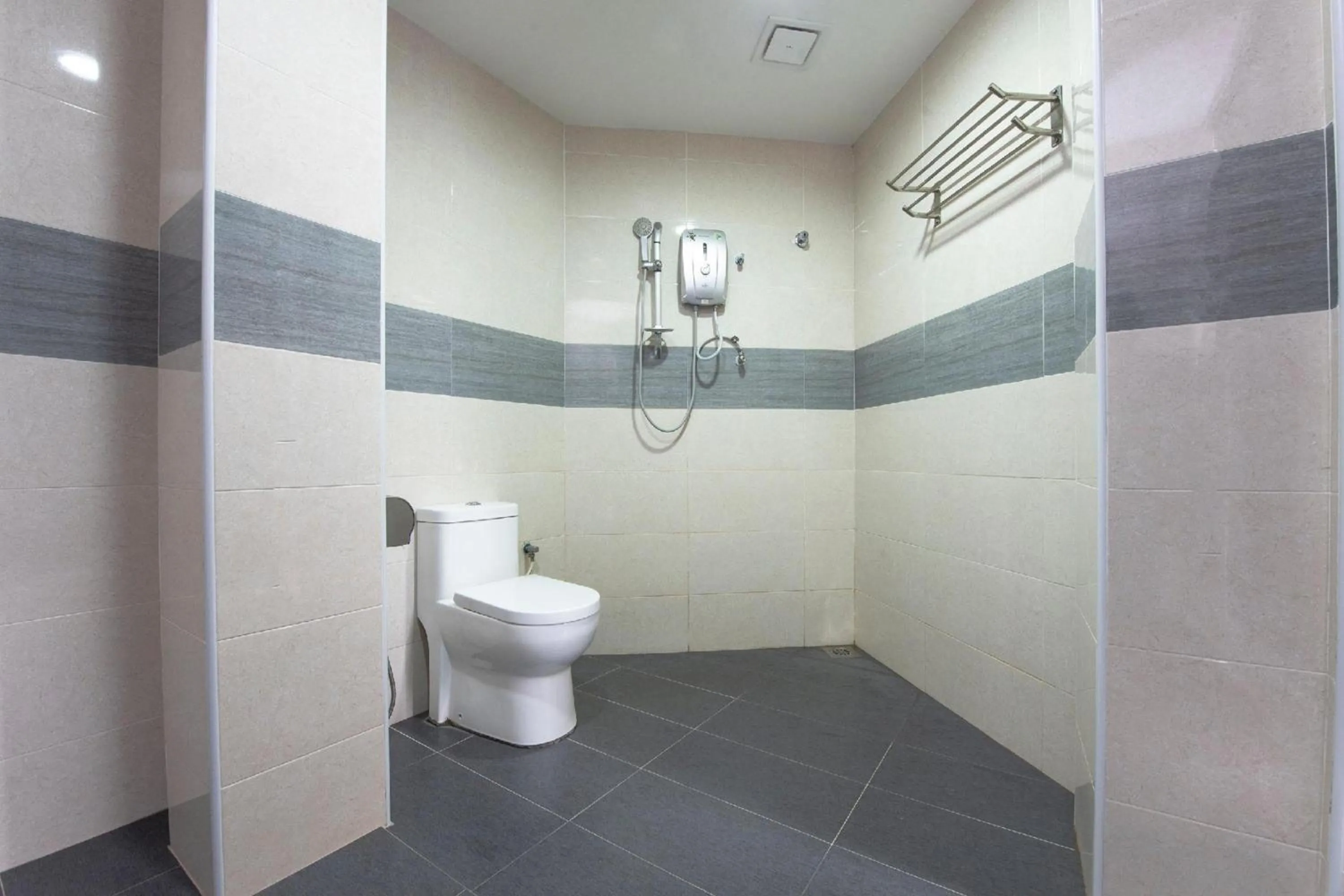 Bathroom in Hotel O Jasin