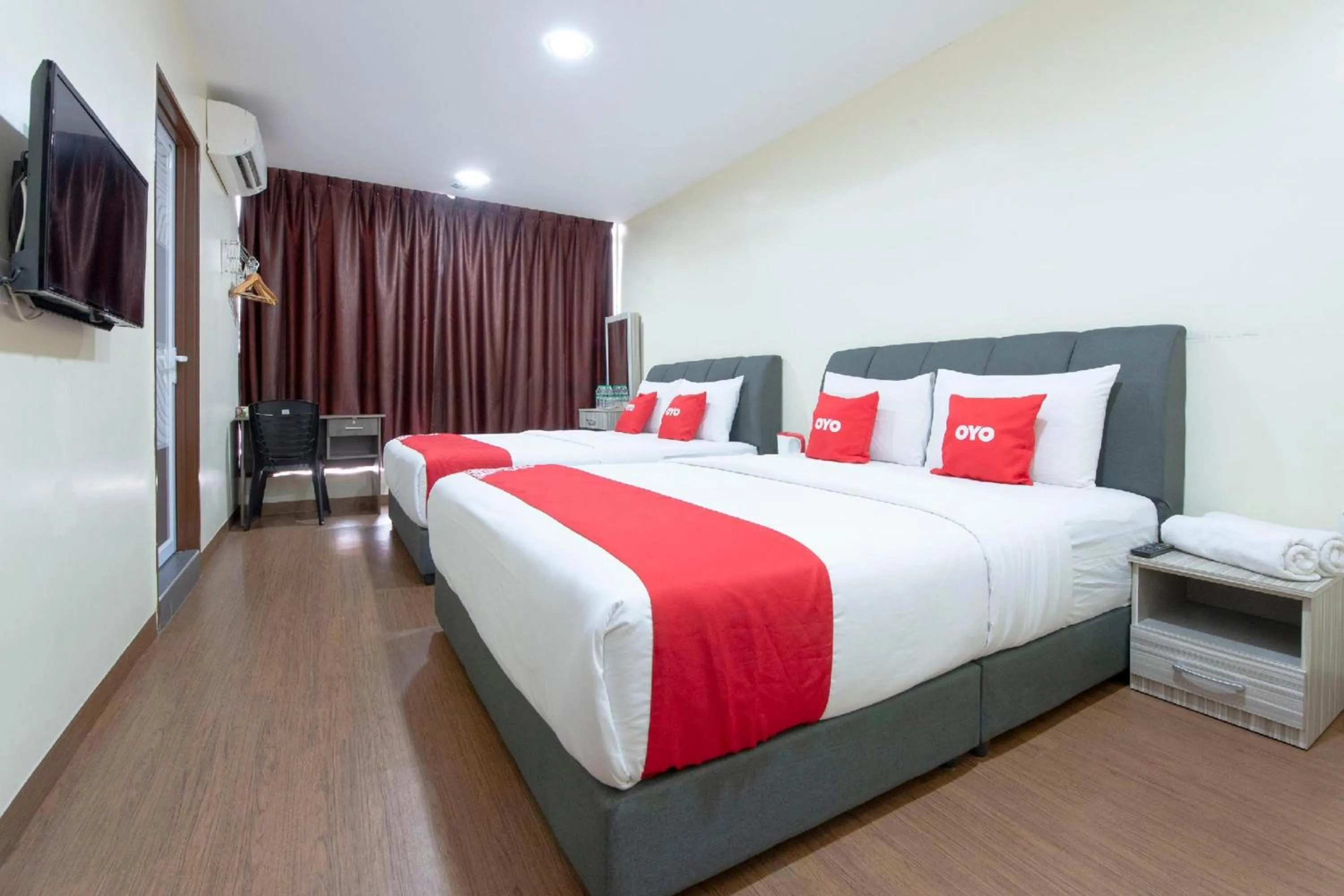 Photo of the whole room, Bed in Hotel O Jasin