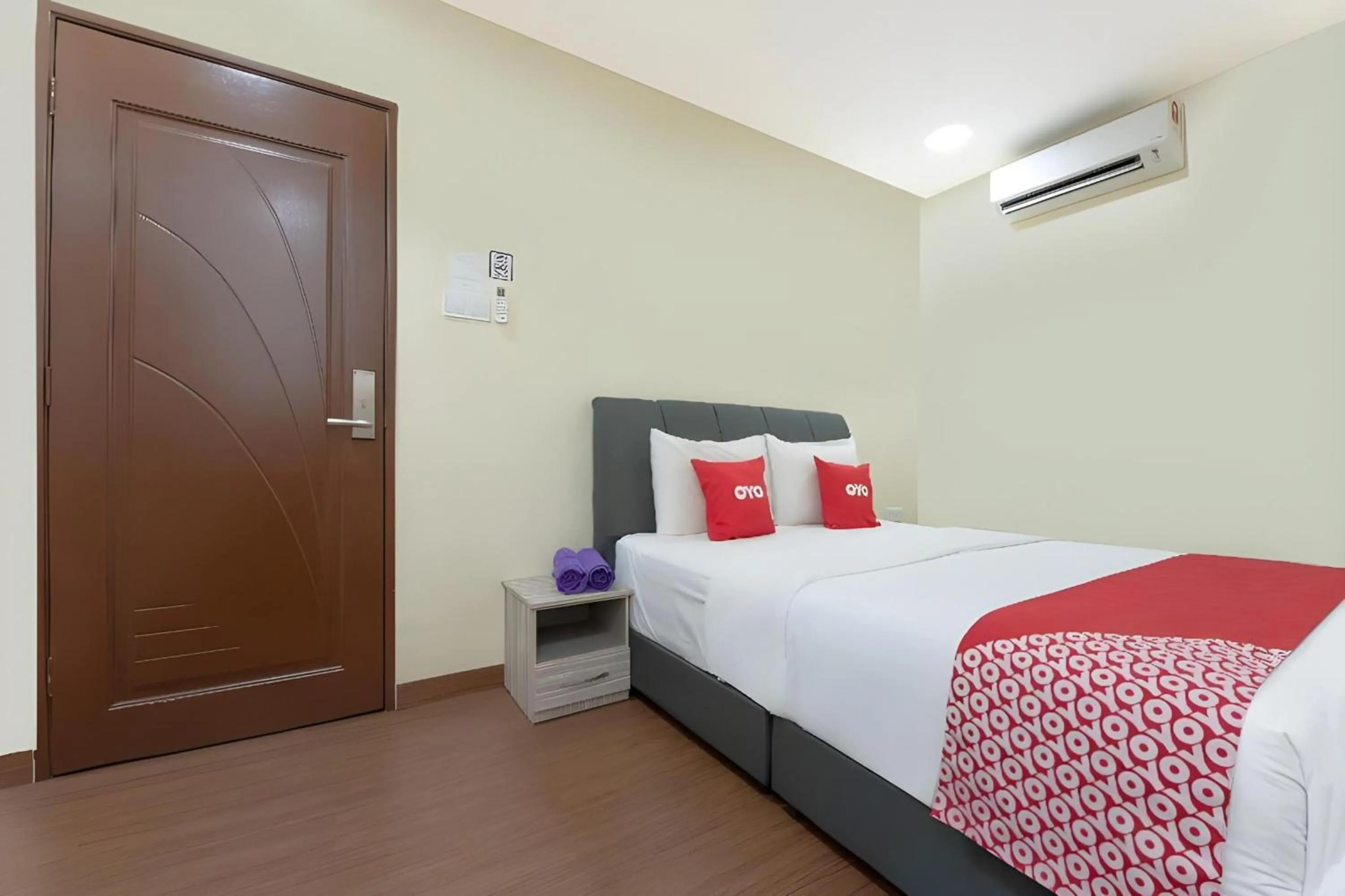 Photo of the whole room, Bed in Hotel O Jasin