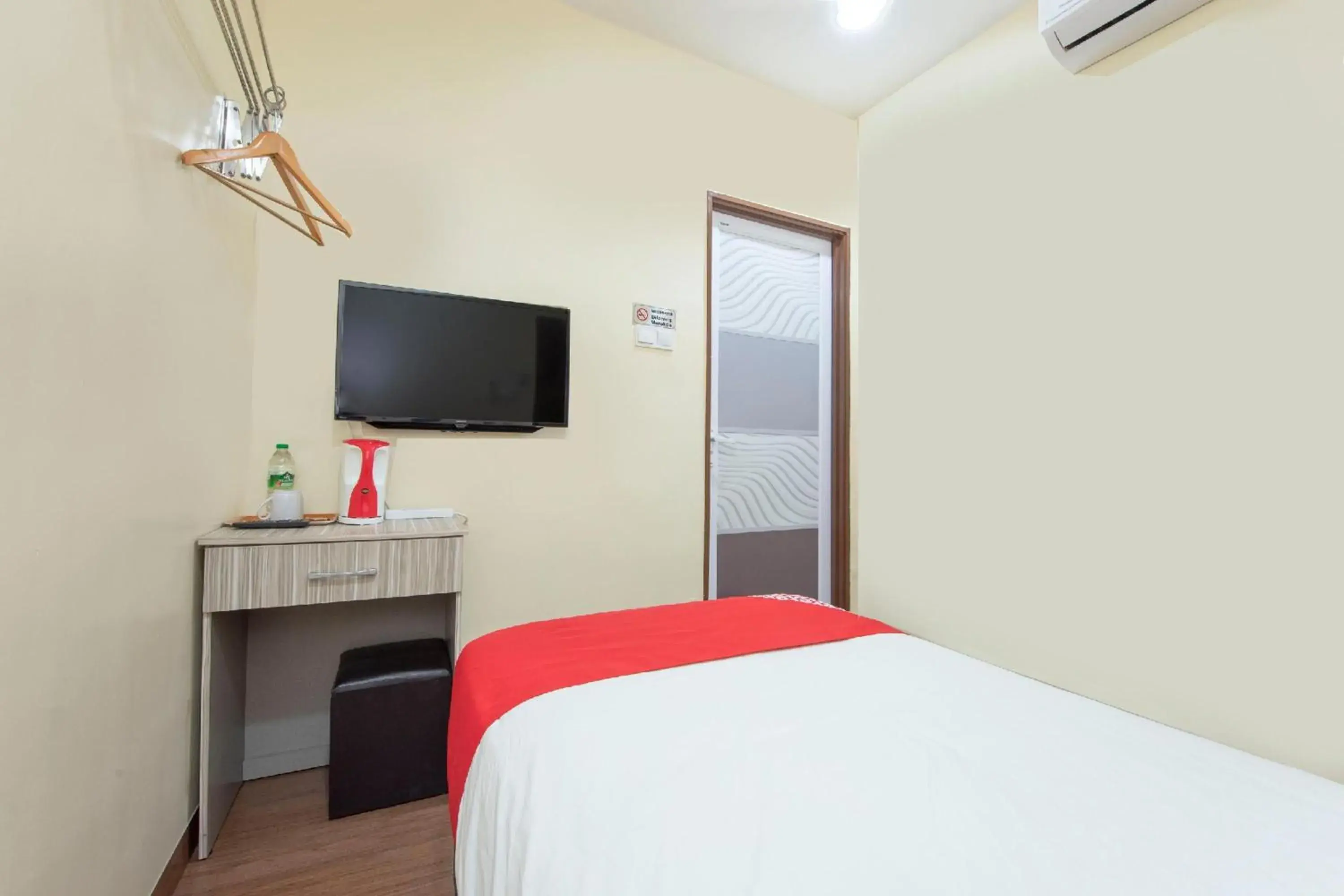 Photo of the whole room, Bed in Hotel O Jasin Photo of the whole room, Bed in Hotel O Jasin