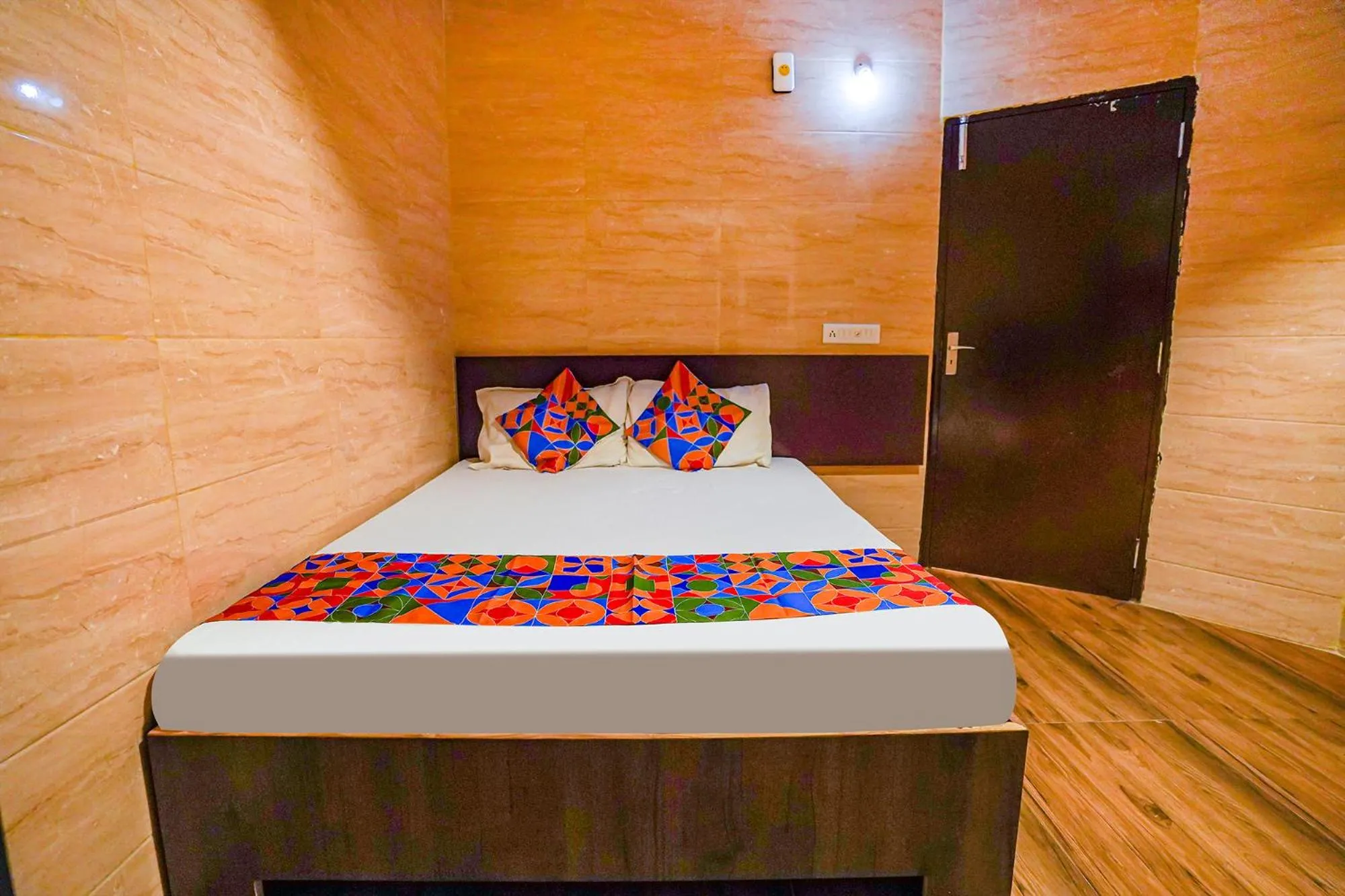 Bed in FabExpress Arunachala Guest House