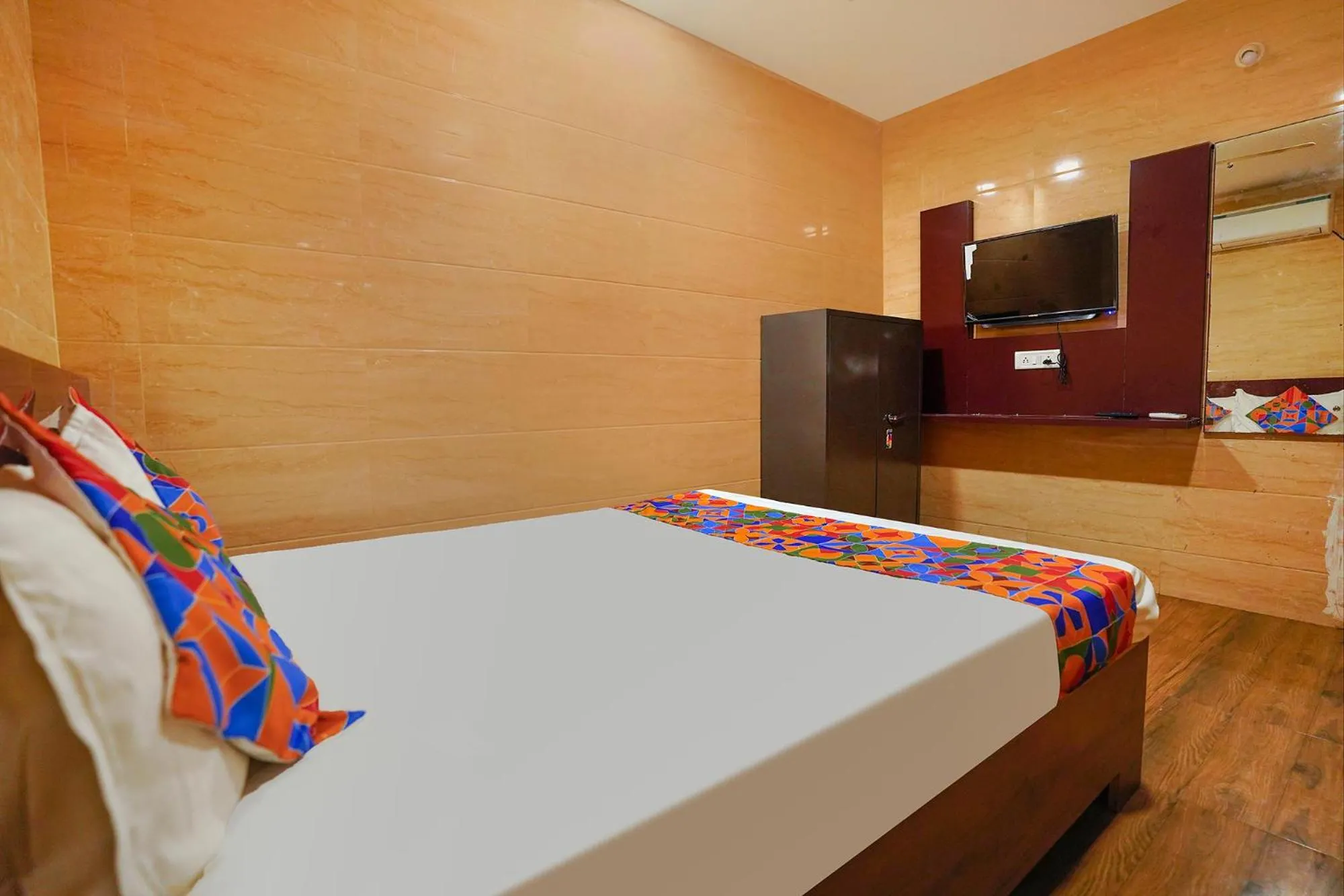 Bedroom, Bed in FabExpress Arunachala Guest House