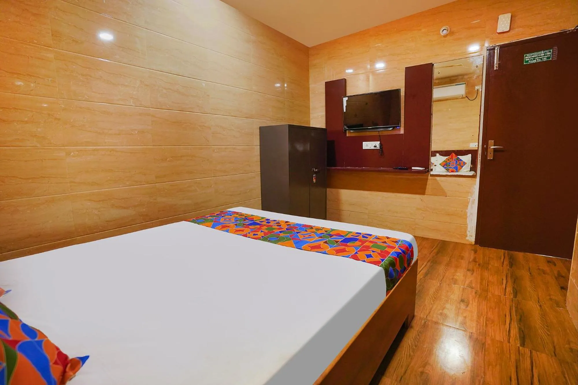Bedroom, Bed in FabExpress Arunachala Guest House