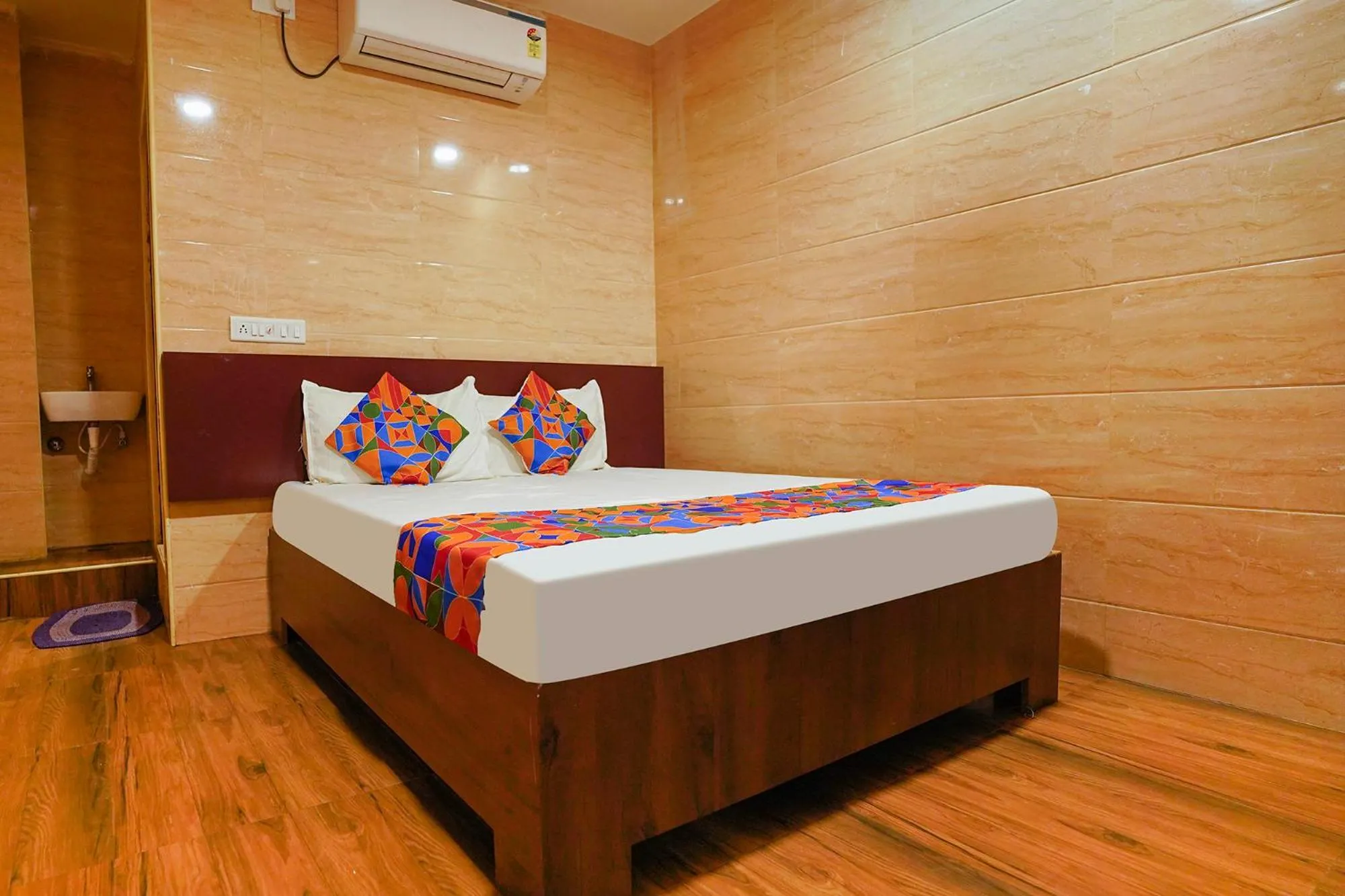 Bedroom, Bed in FabExpress Arunachala Guest House