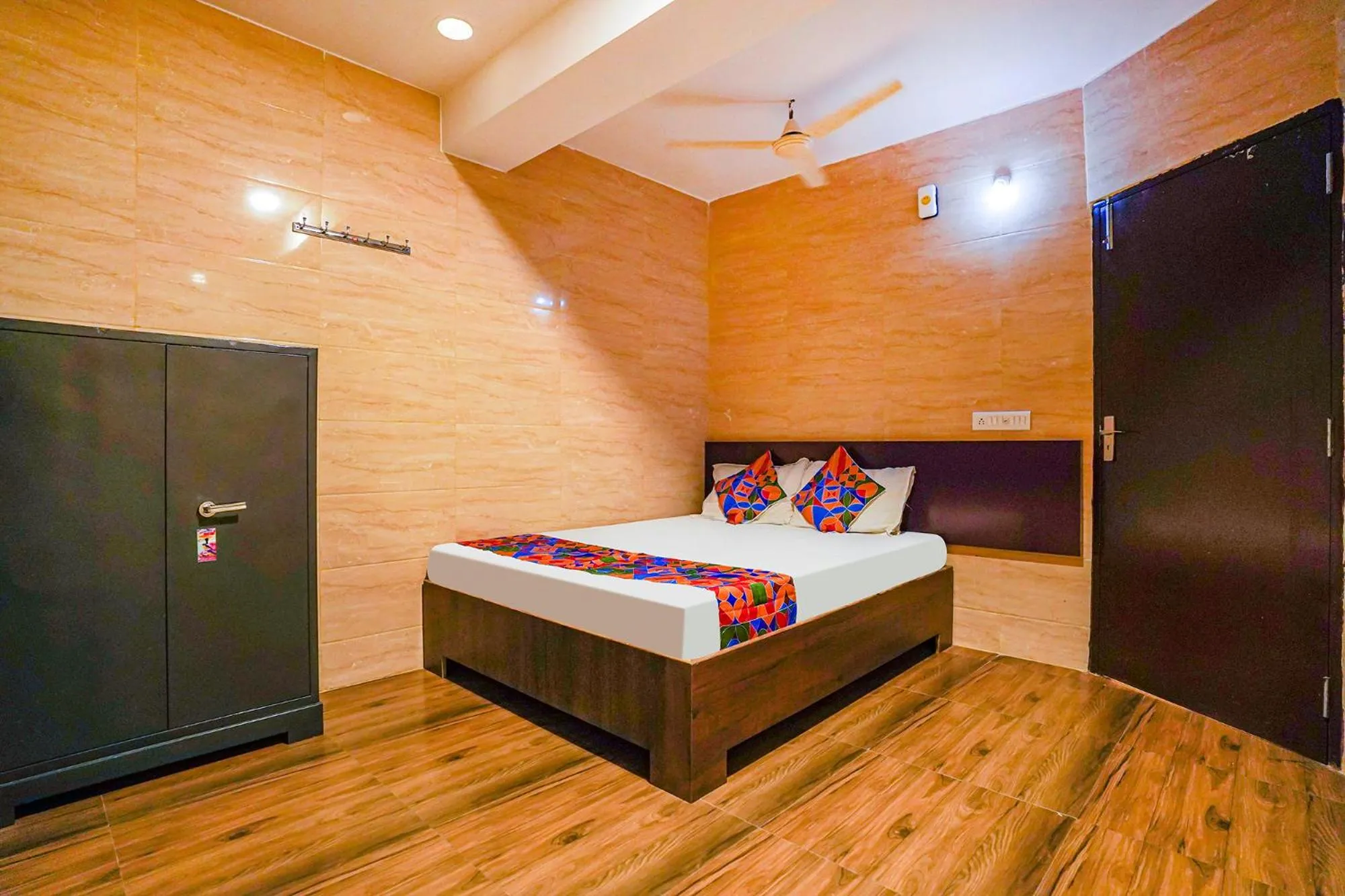 Bedroom, Bed in FabExpress Arunachala Guest House