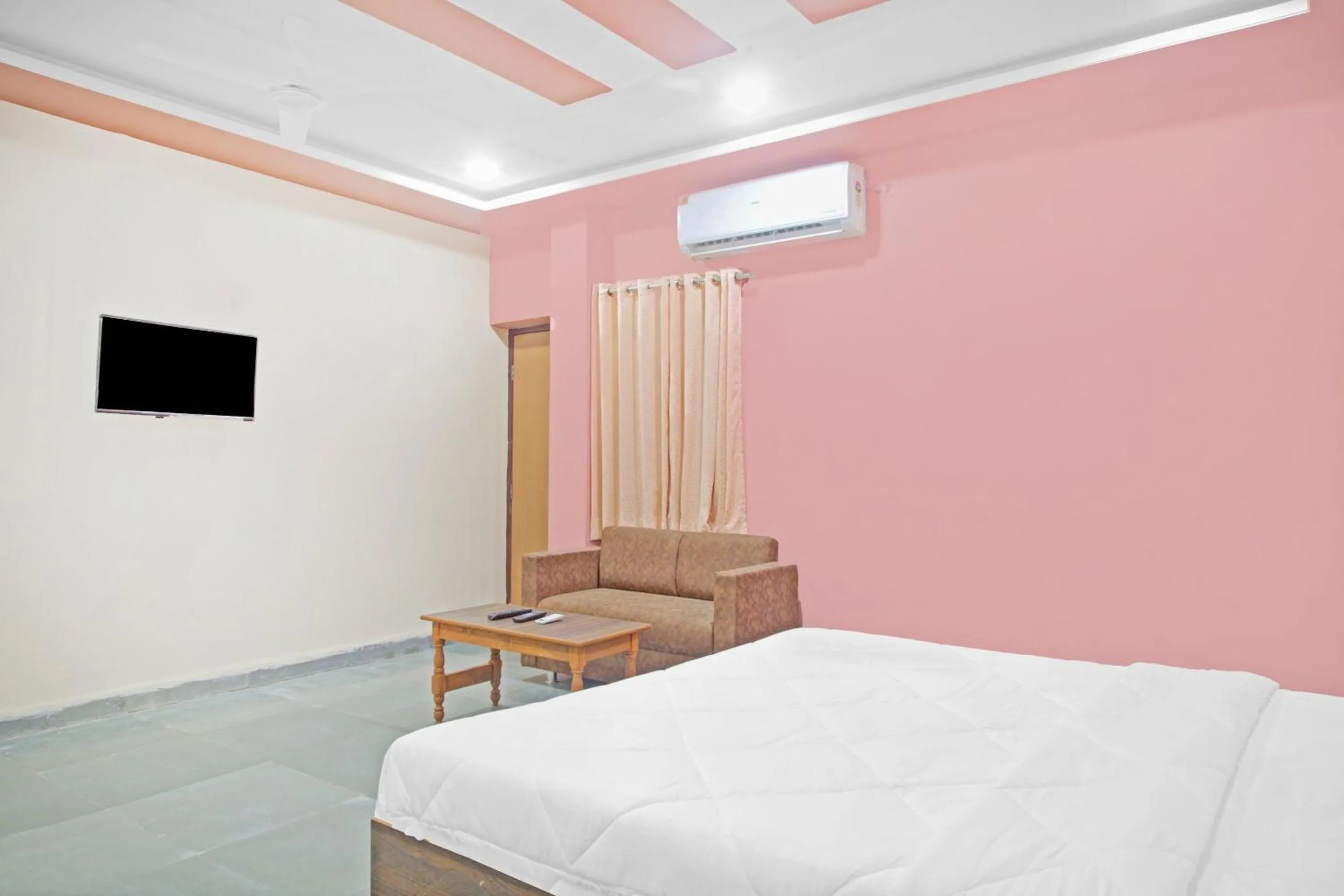 Bedroom in Hotel O Patil