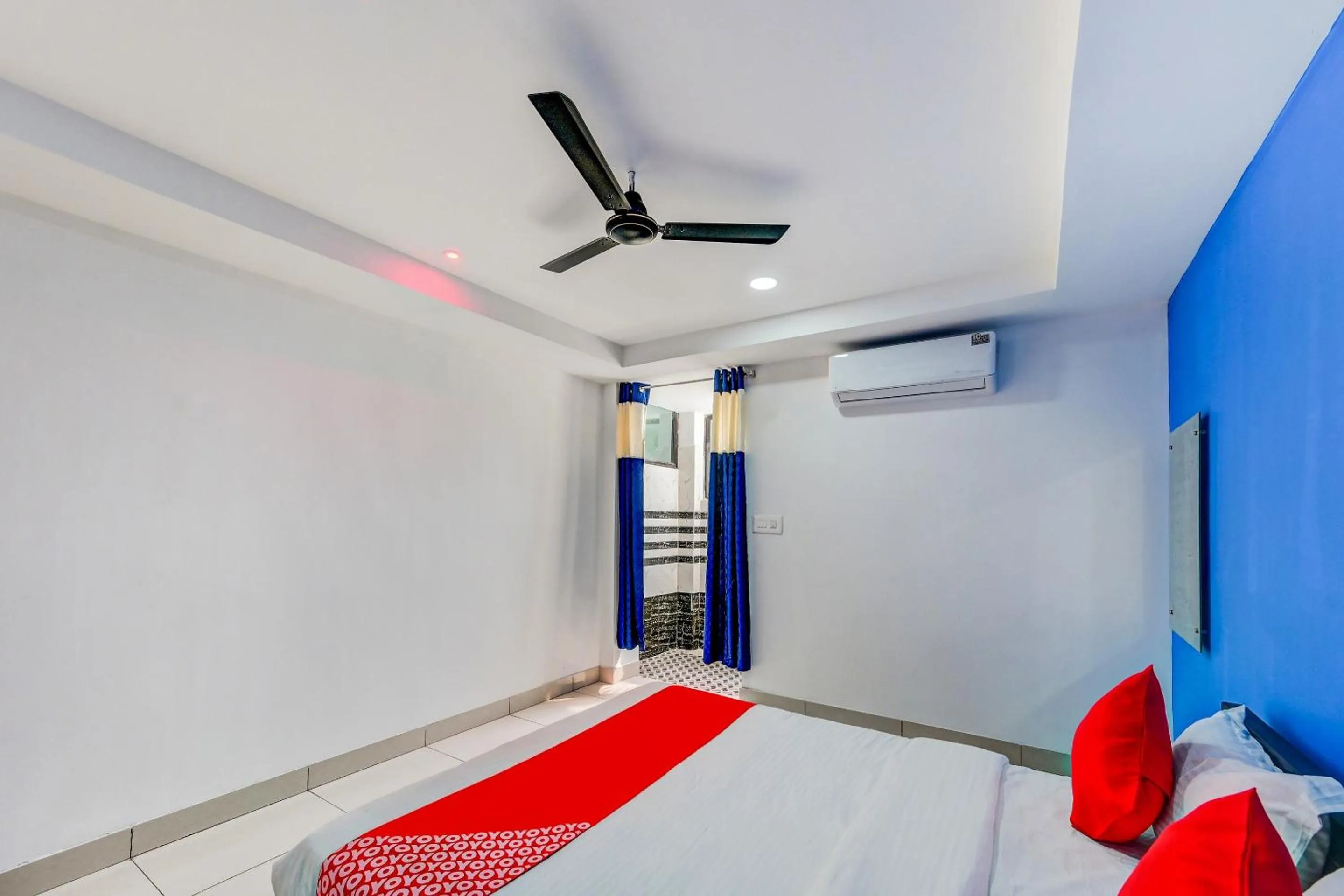 Facade/entrance in SPOT ON Hotel Utrishree