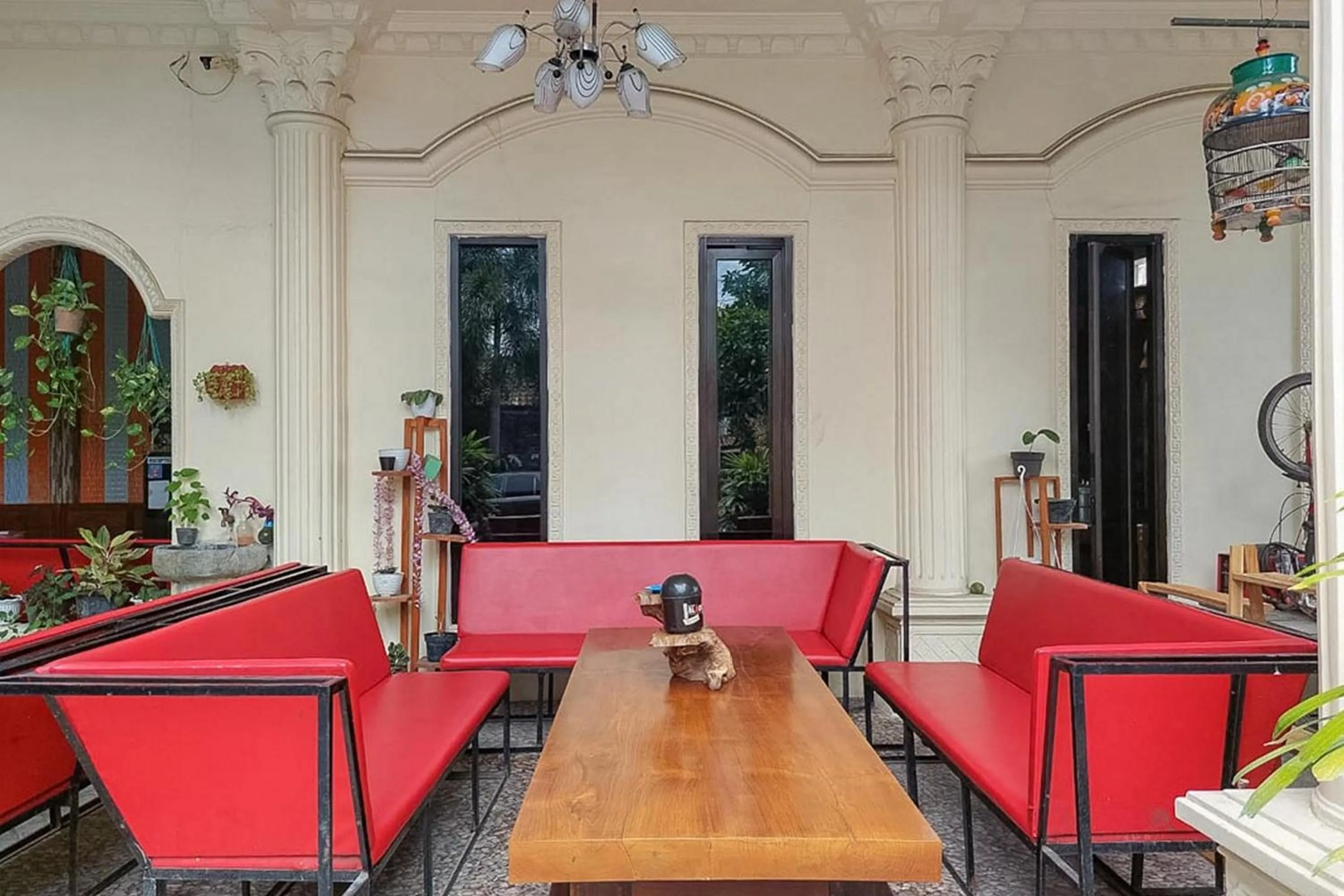 Seating area in Icha Homestay near Terminal Purabaya Madiun