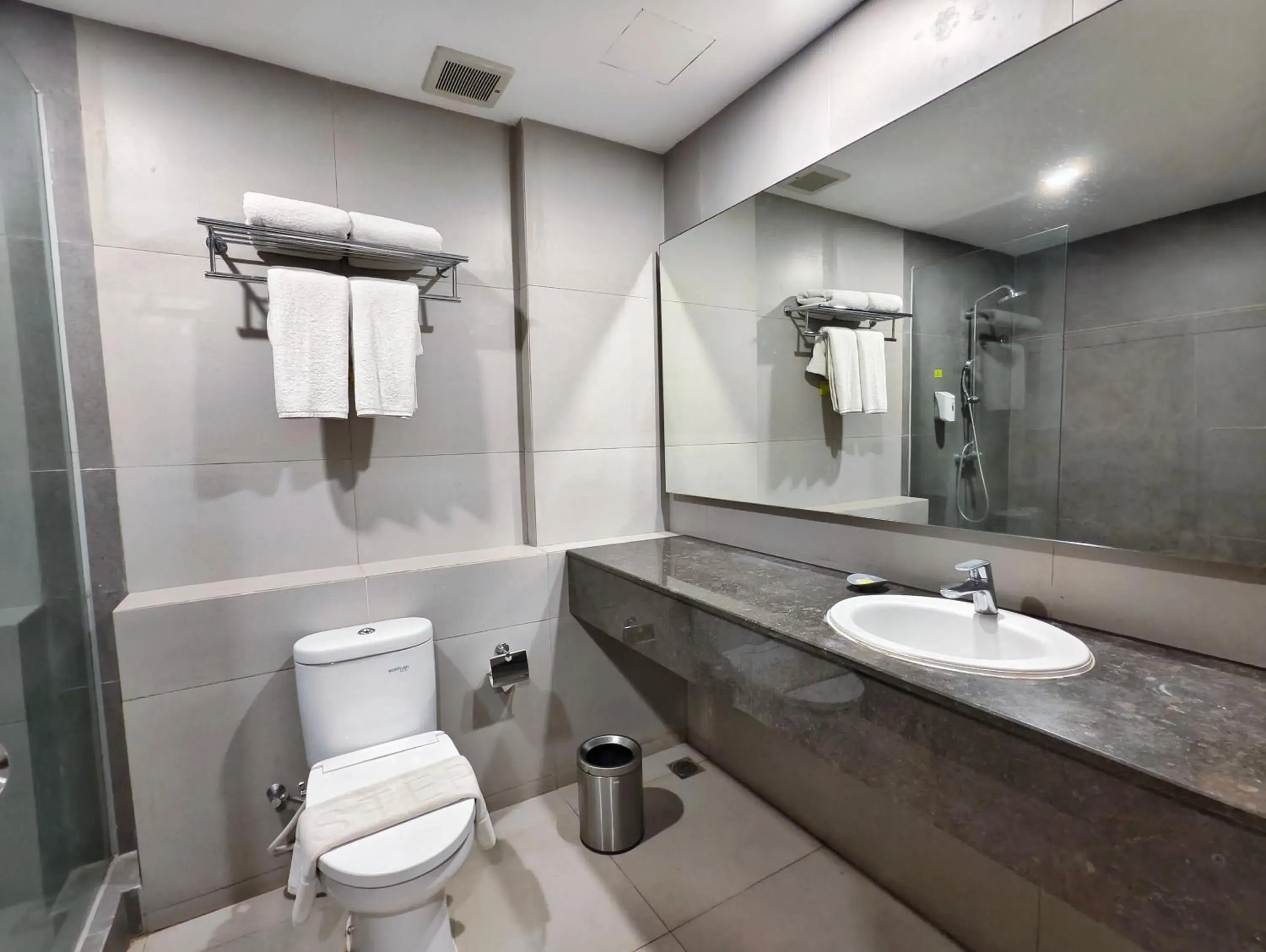 Bathroom in The West Cove Hotel Bathroom in The West Cove Hotel