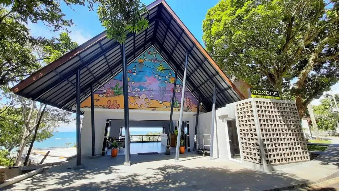 Property building in MaxOneHotels @Anyer