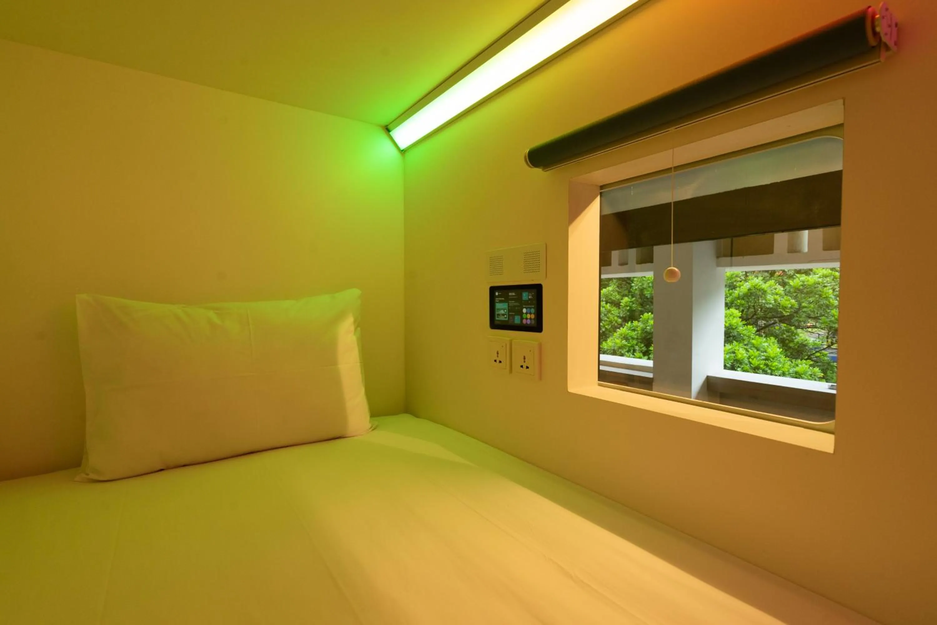 Bed in Bobopod Alun-Alun, Malang