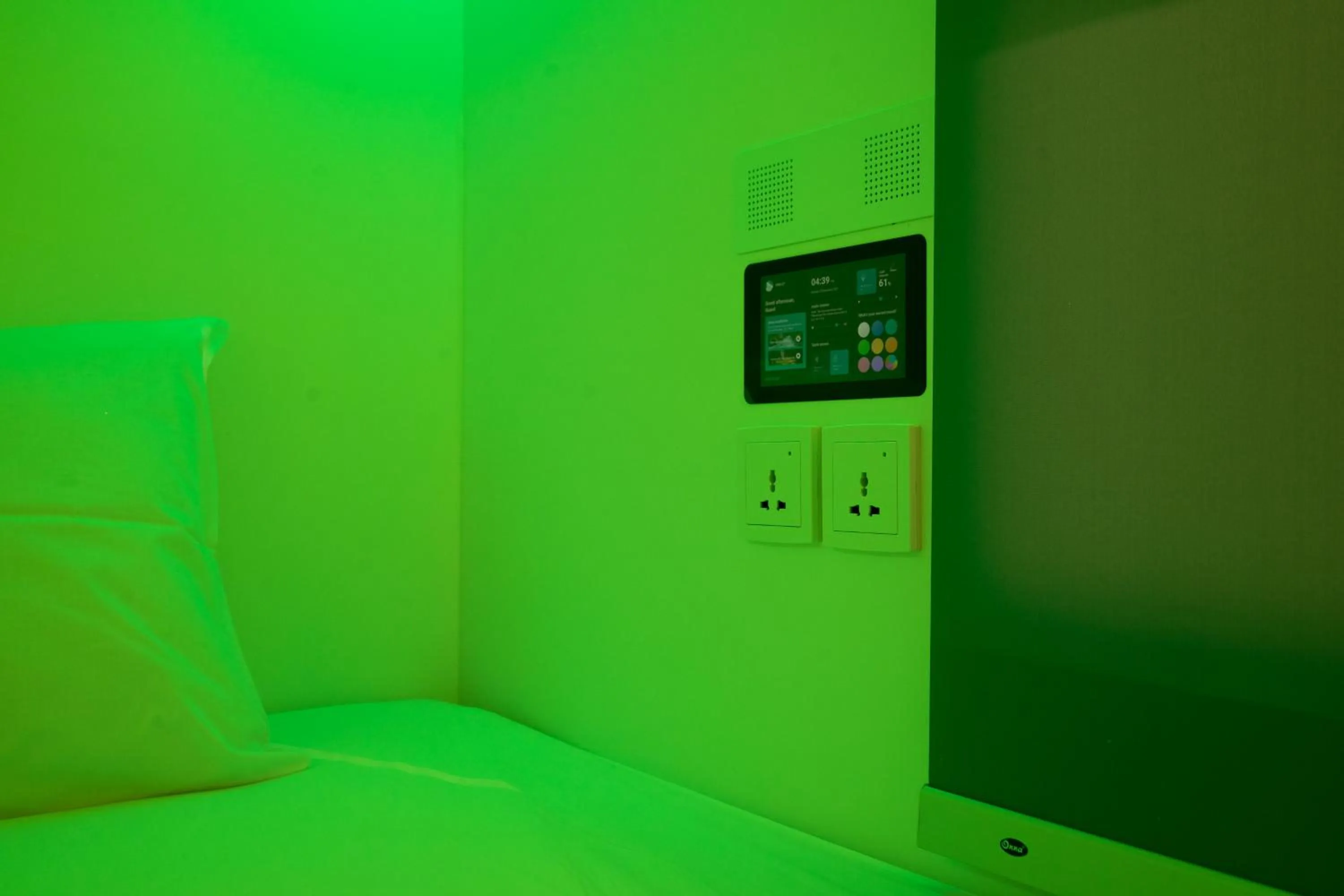 Bed in Bobopod Alun-Alun, Malang