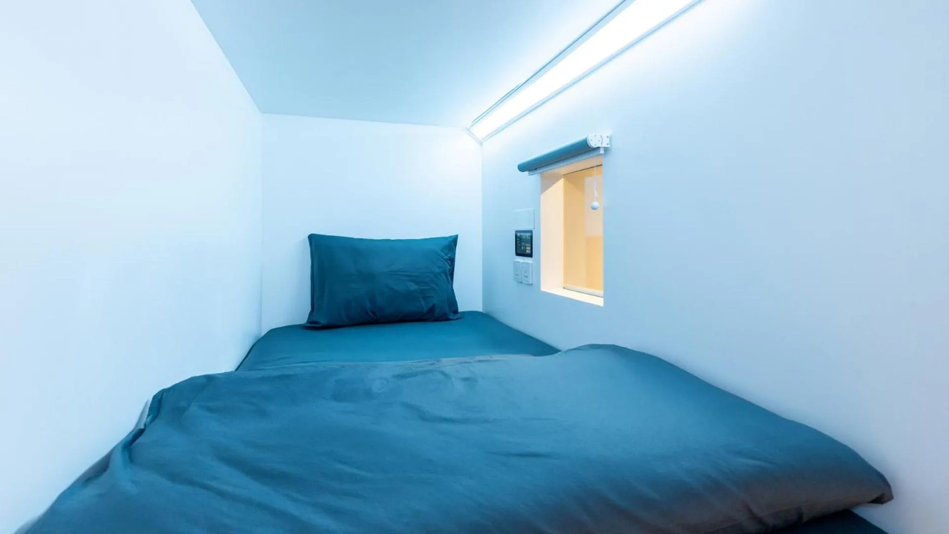 Bed in Bobopod Alun-Alun, Malang