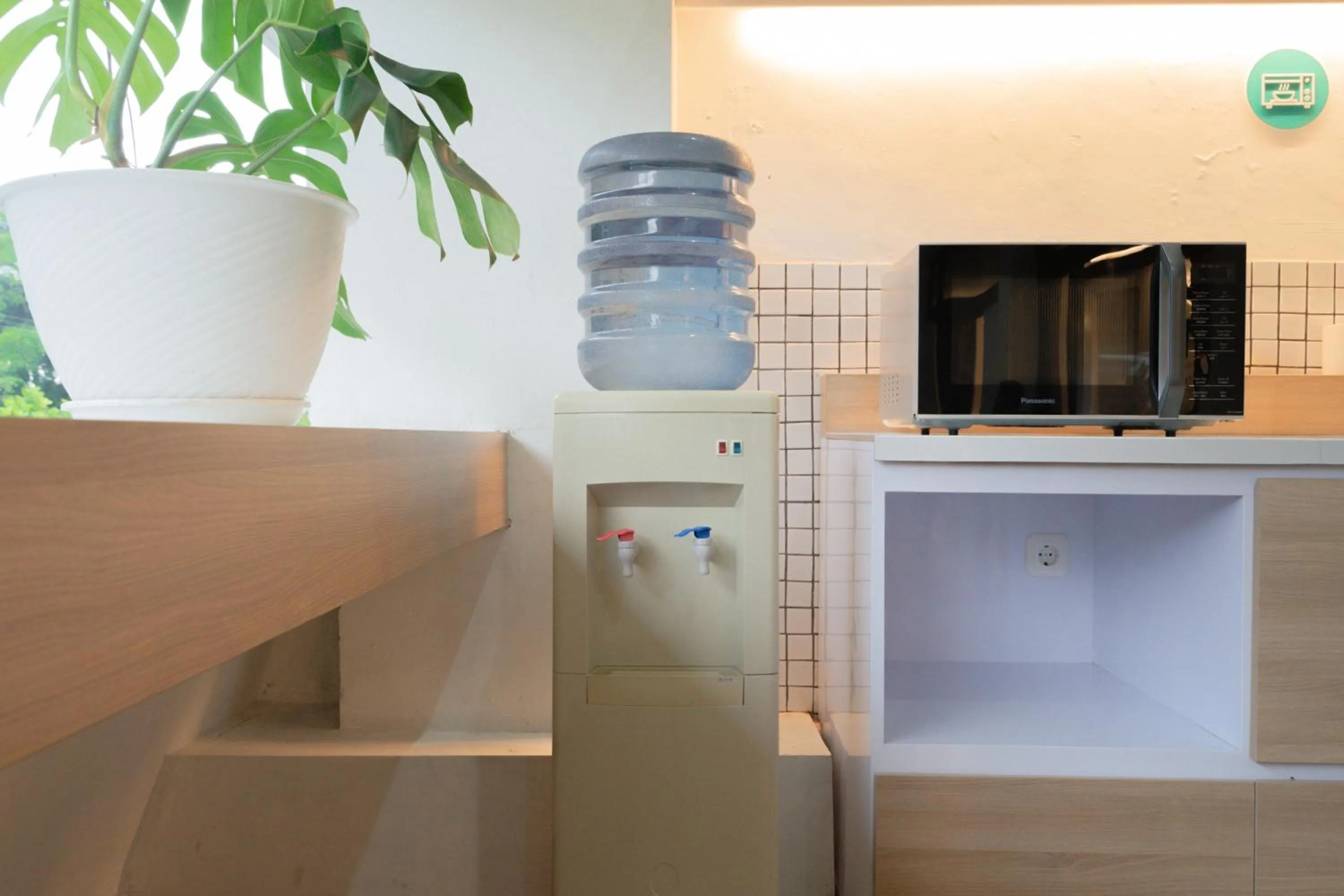 Communal kitchen in Bobopod Alun-Alun, Malang