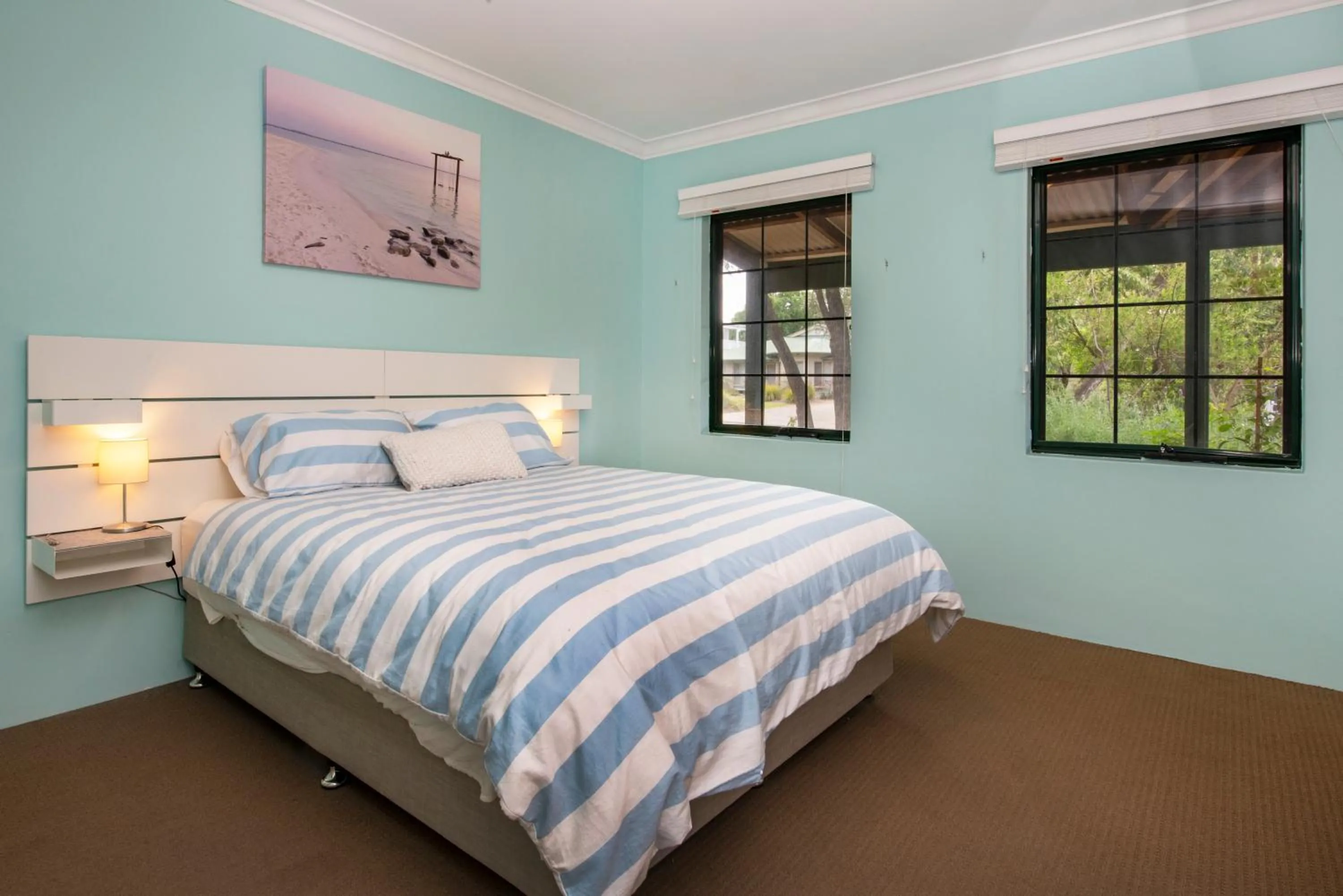 Bedroom, Bed in Berties Beach House