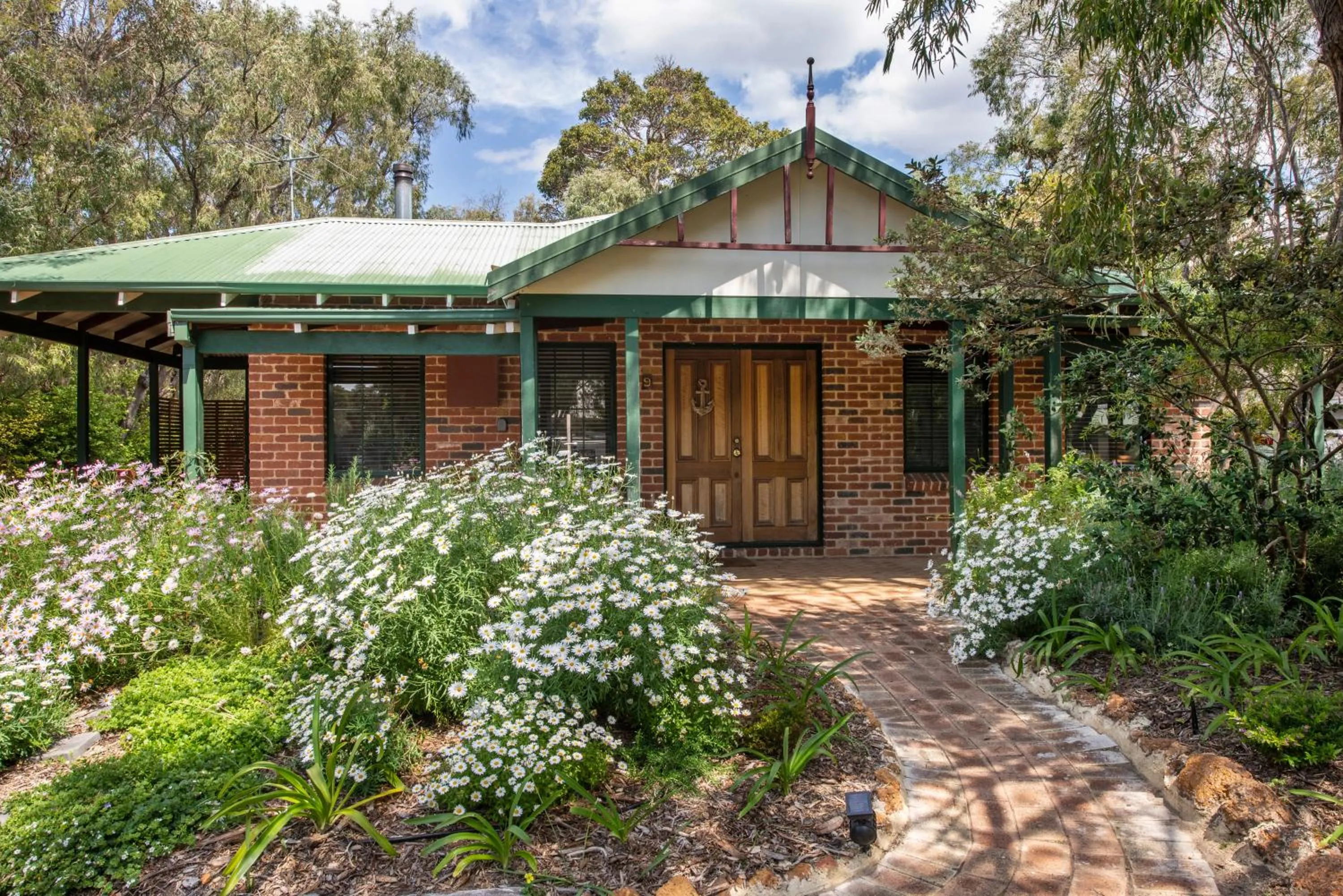 Facade/entrance in Berties Beach House