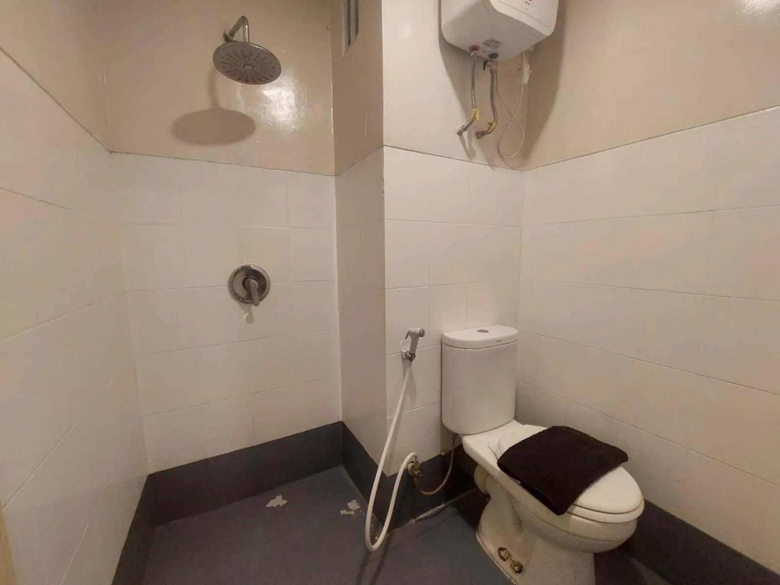 Bathroom in Emerald Apartel