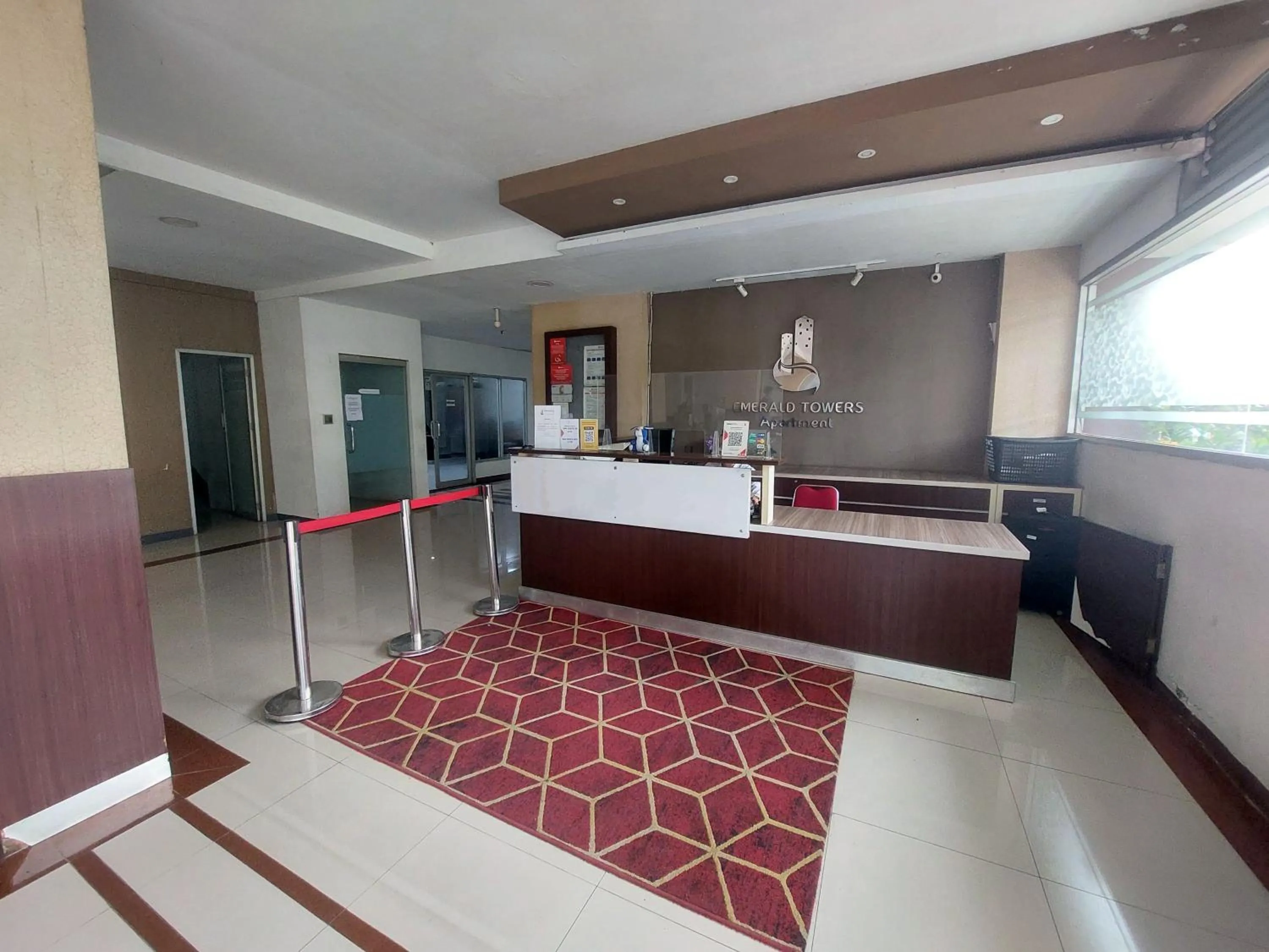 Lobby or reception in Emerald Apartel