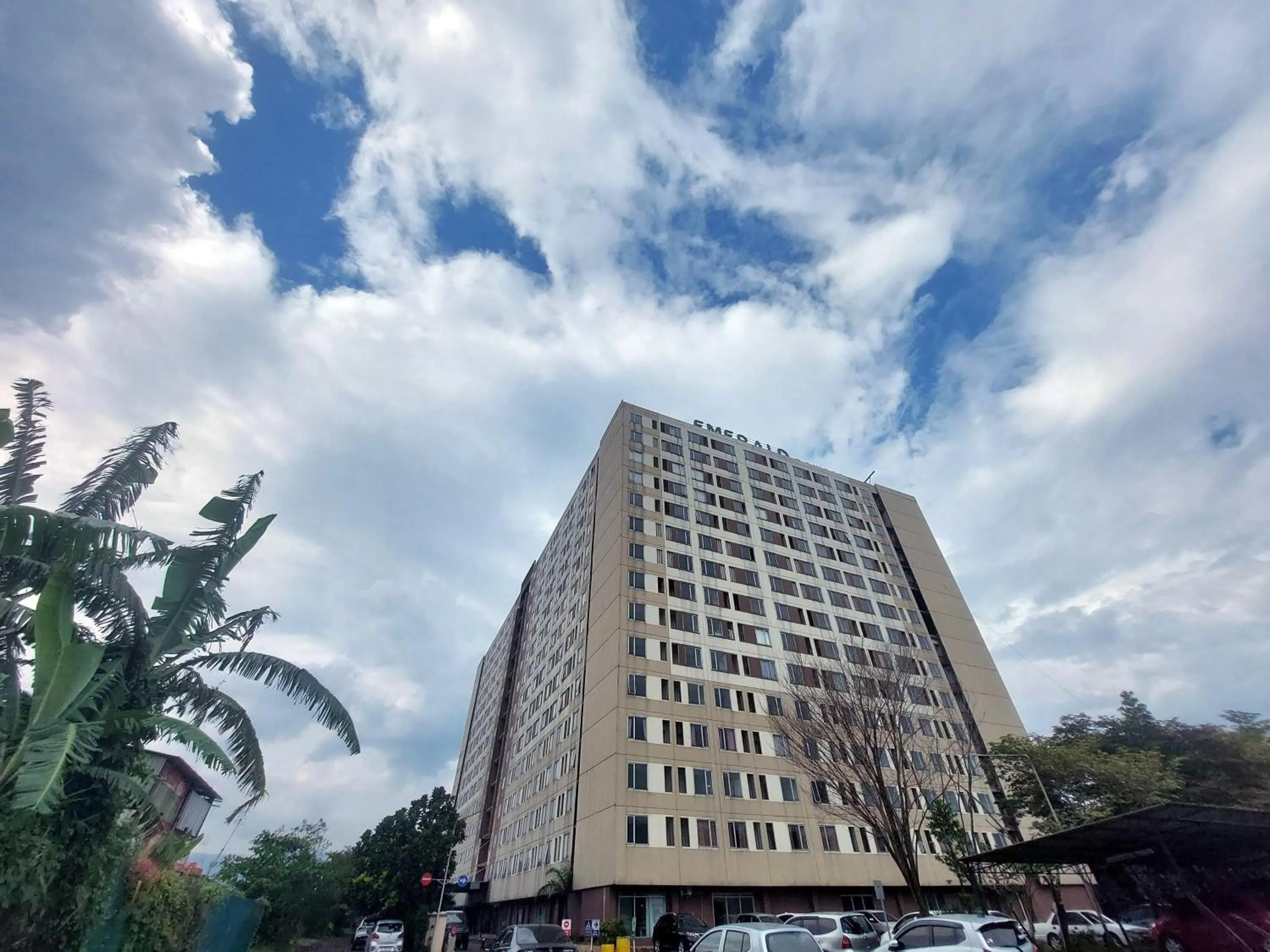 Property building in Emerald Apartel