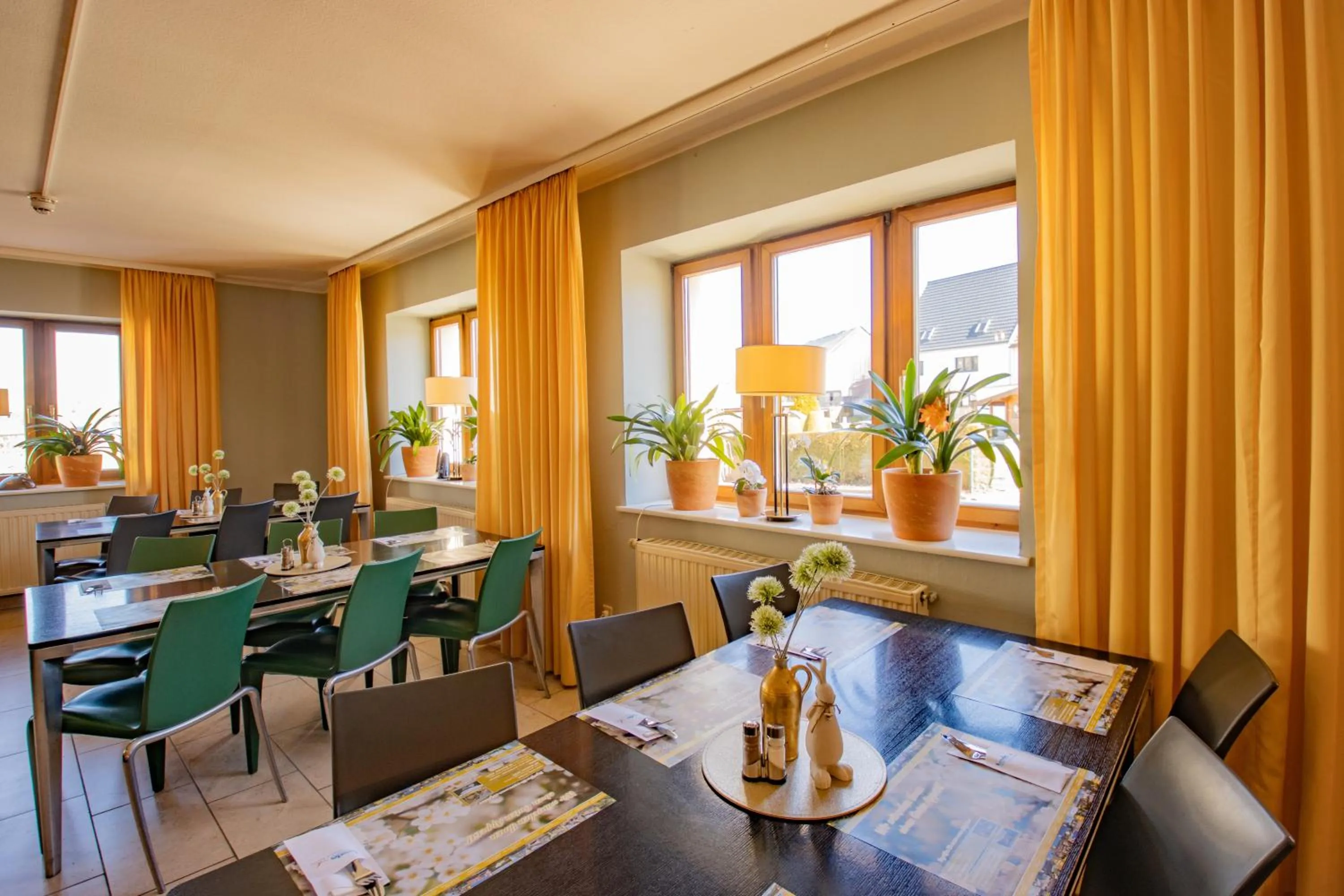 Restaurant/places to eat in Erzgebirgshotel Freiberger Höhe