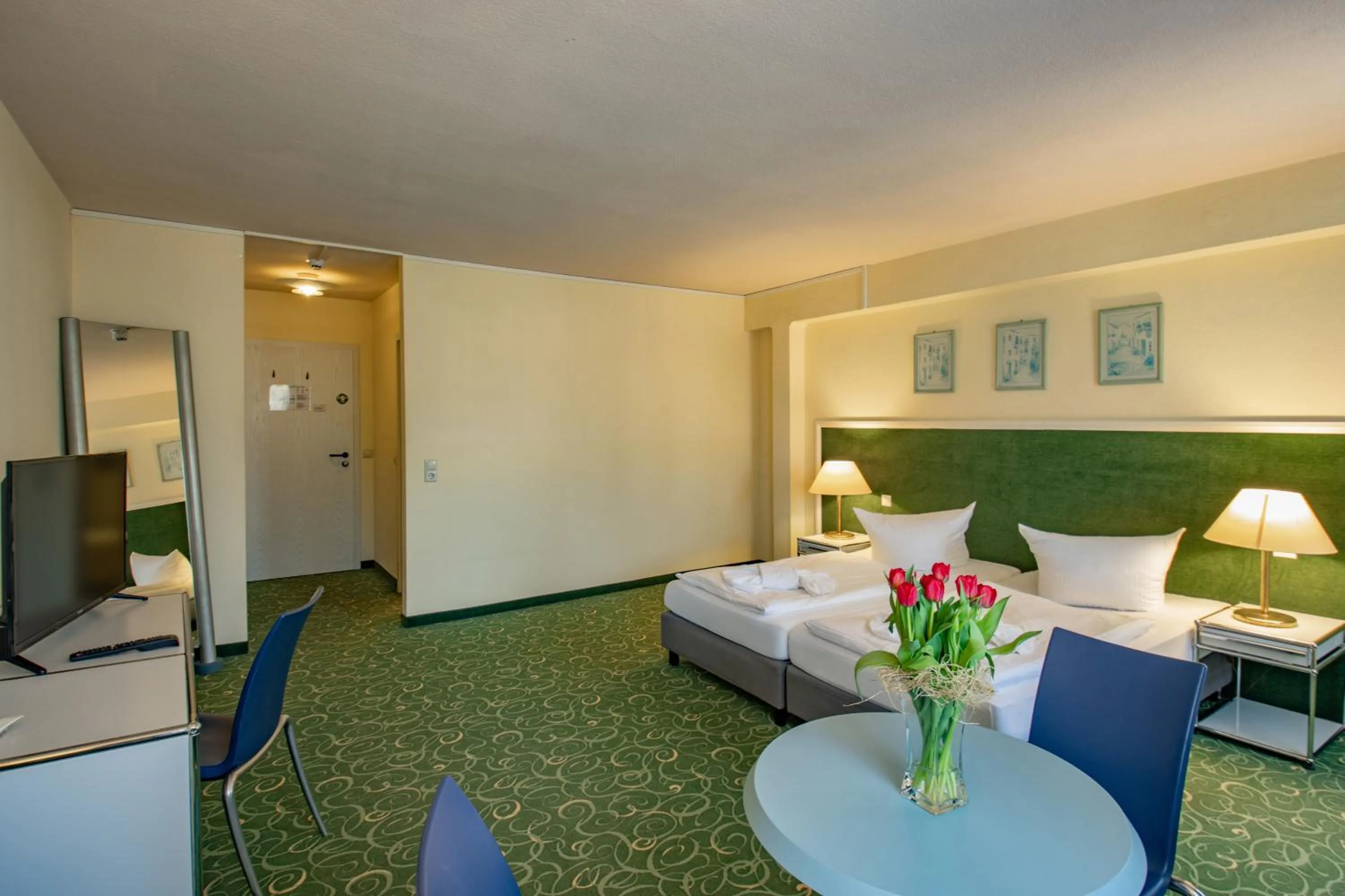 Photo of the whole room, Bed in Erzgebirgshotel Freiberger Höhe