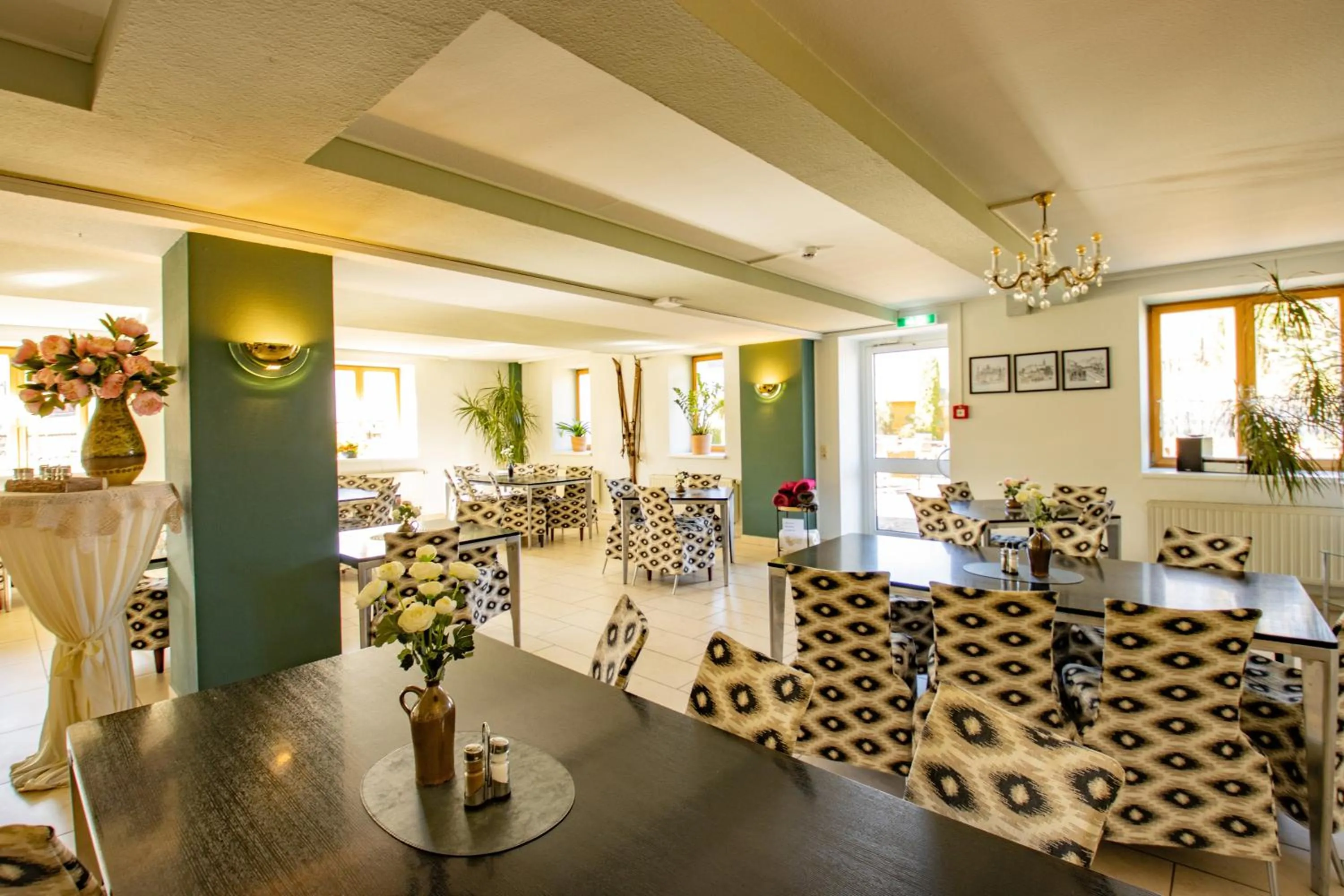 Restaurant/places to eat in Erzgebirgshotel Freiberger Höhe