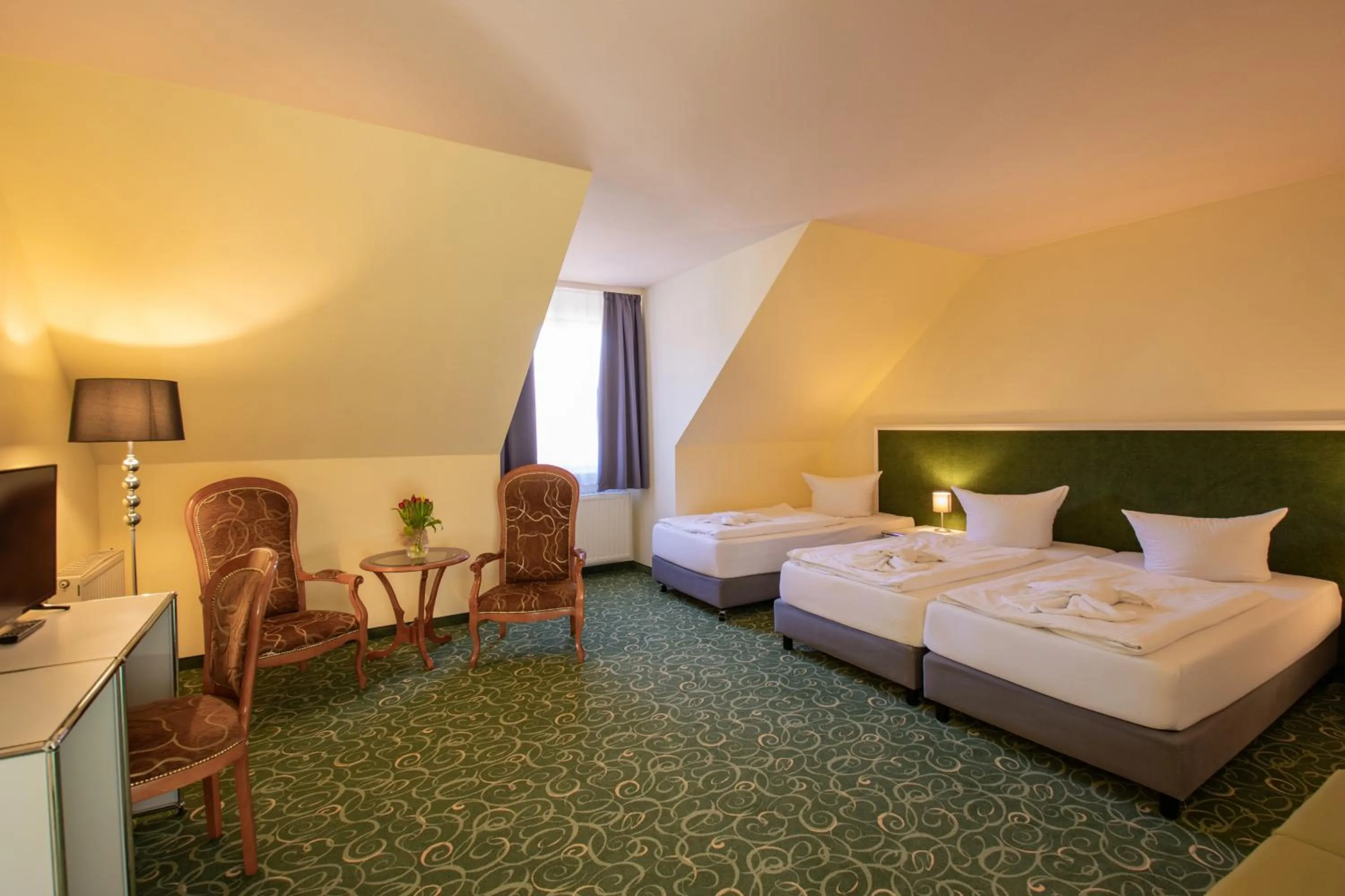 Photo of the whole room, Bed in Erzgebirgshotel Freiberger Höhe
