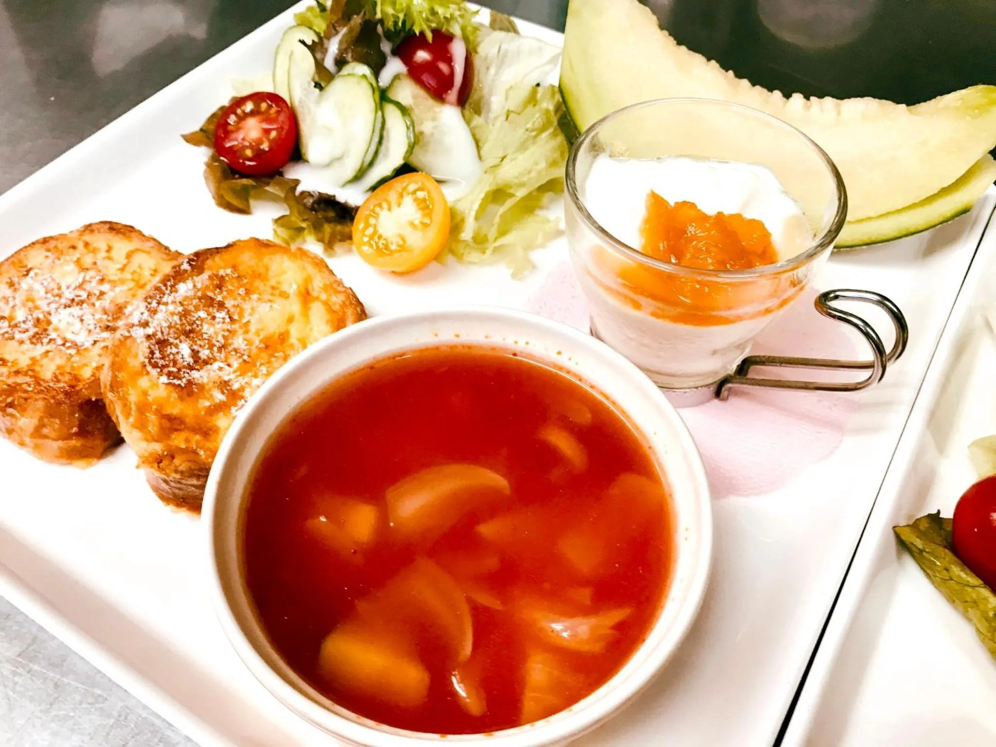 Food and drinks in Petit Hotel Kazekozou