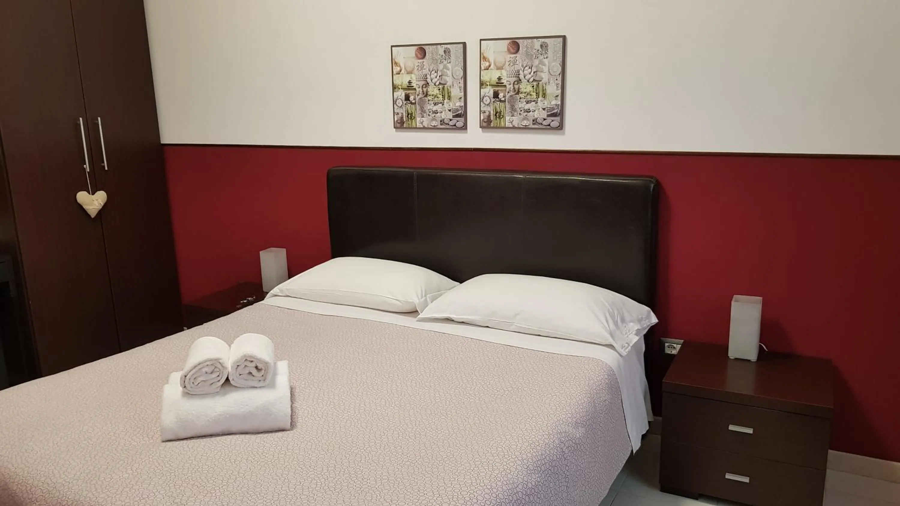 Bedroom, Bed in La Lupa in Trastevere