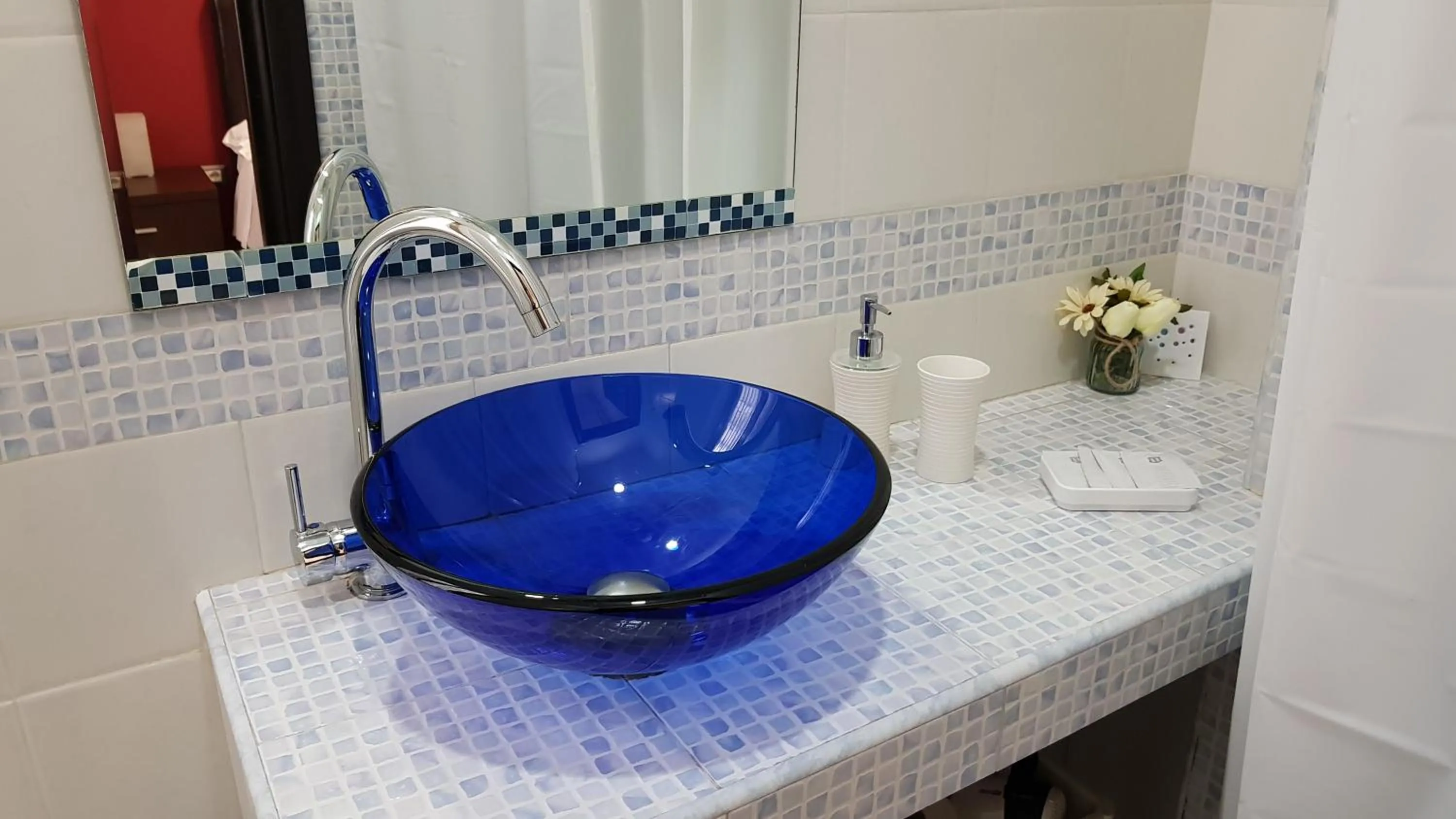 Bathroom in La Lupa in Trastevere