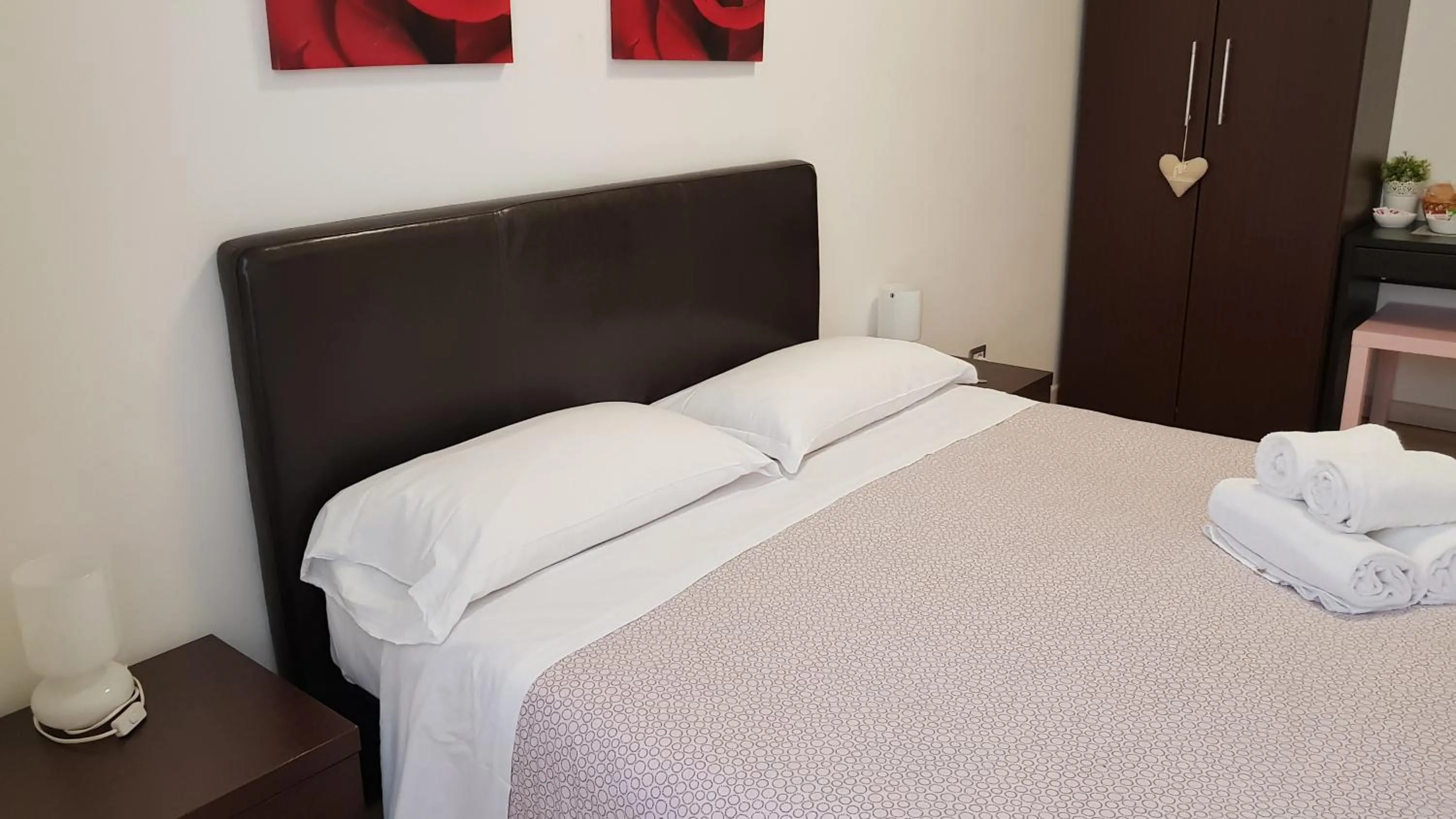 Bedroom, Bed in La Lupa in Trastevere