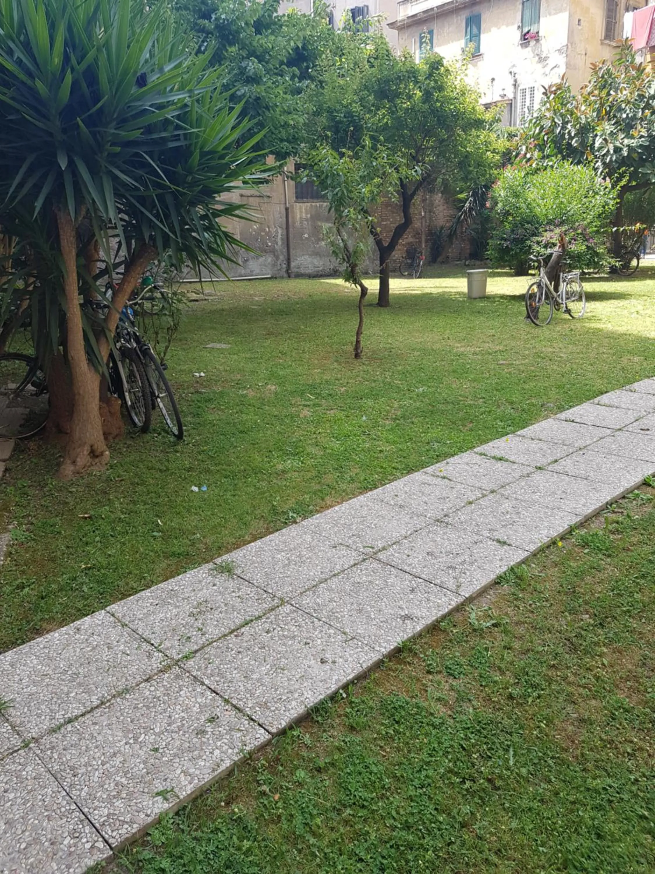 Property building in La Lupa in Trastevere