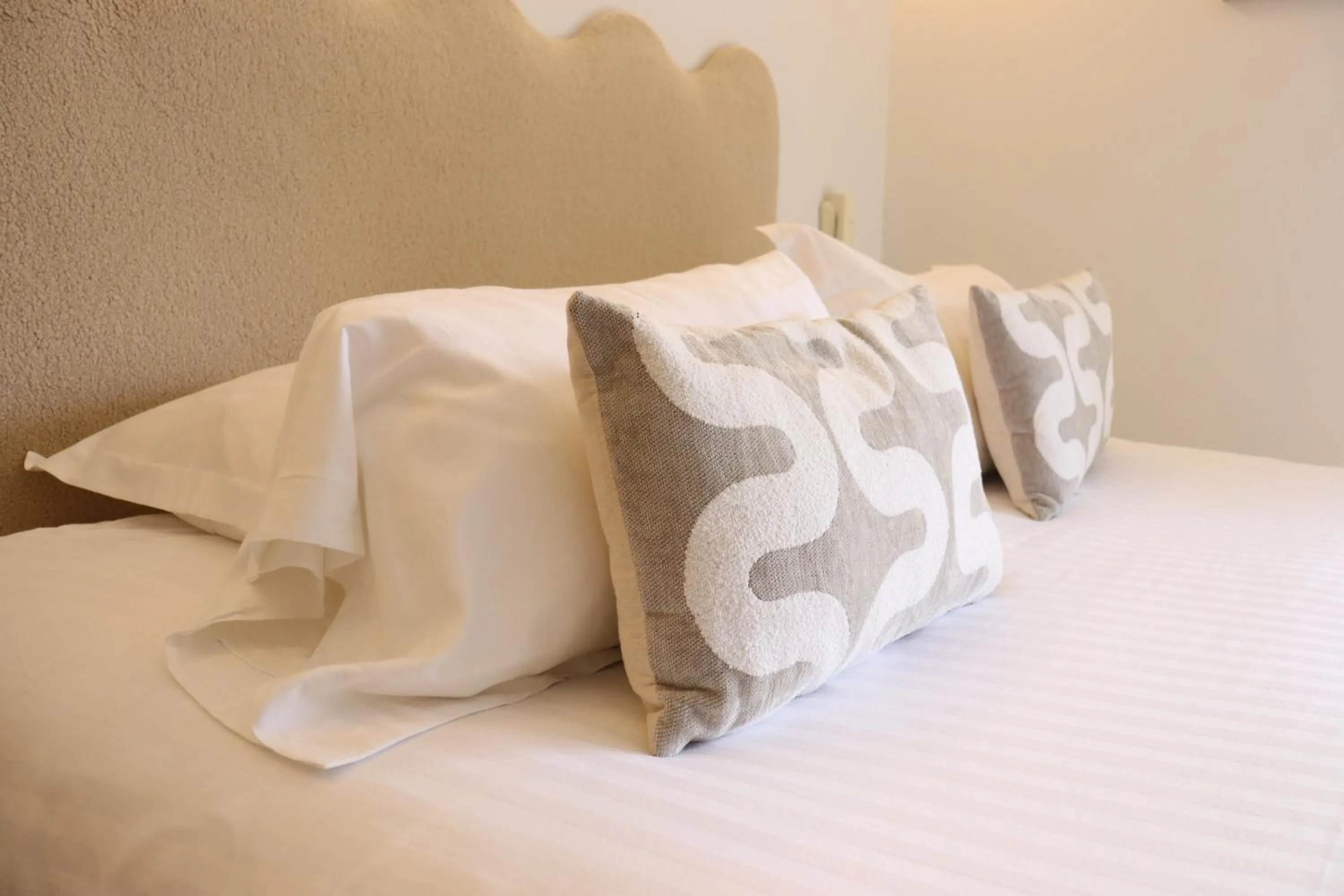 Bed in Mas des Romarins, The Originals Relais