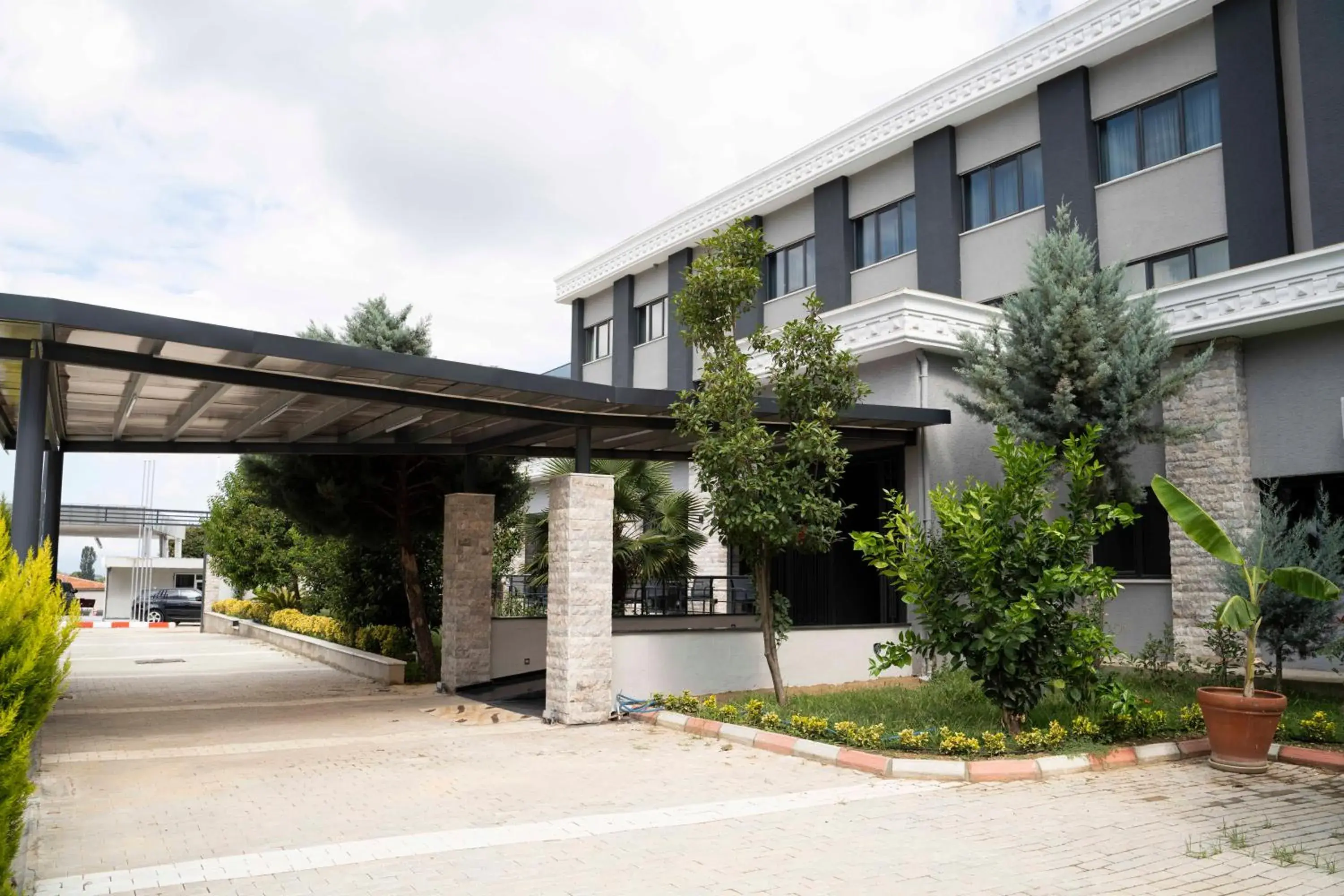Facade/entrance in Vela Verde Hotel & SPA Facade/entrance in Vela Verde Hotel & SPA