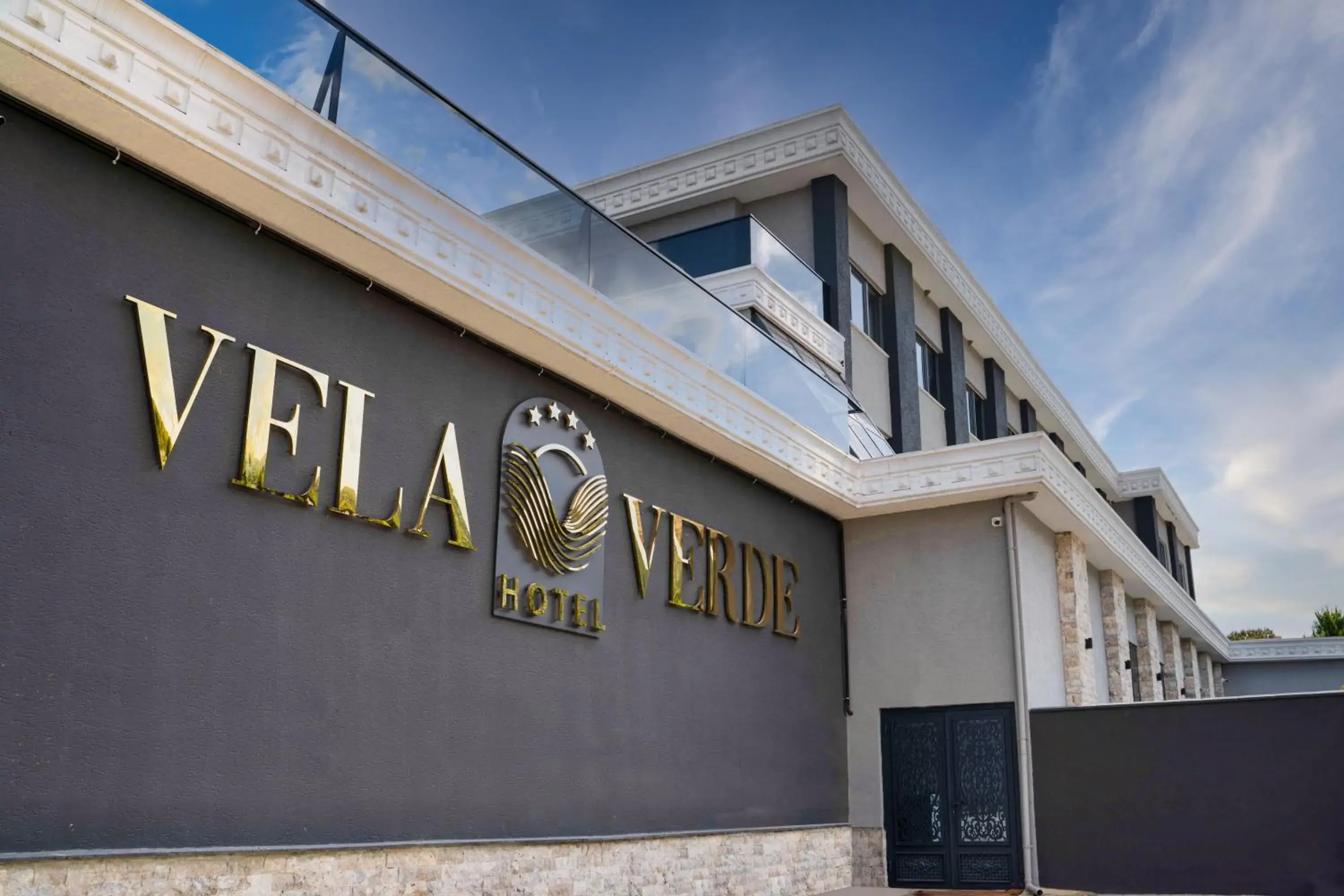 Facade/entrance in Vela Verde Hotel & SPA Facade/entrance in Vela Verde Hotel & SPA