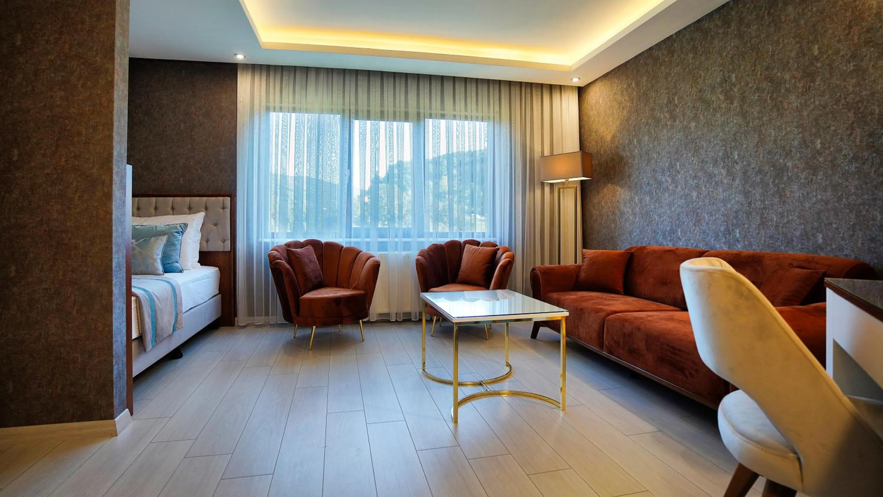 Seating area, Bed in Vela Verde Hotel & SPA