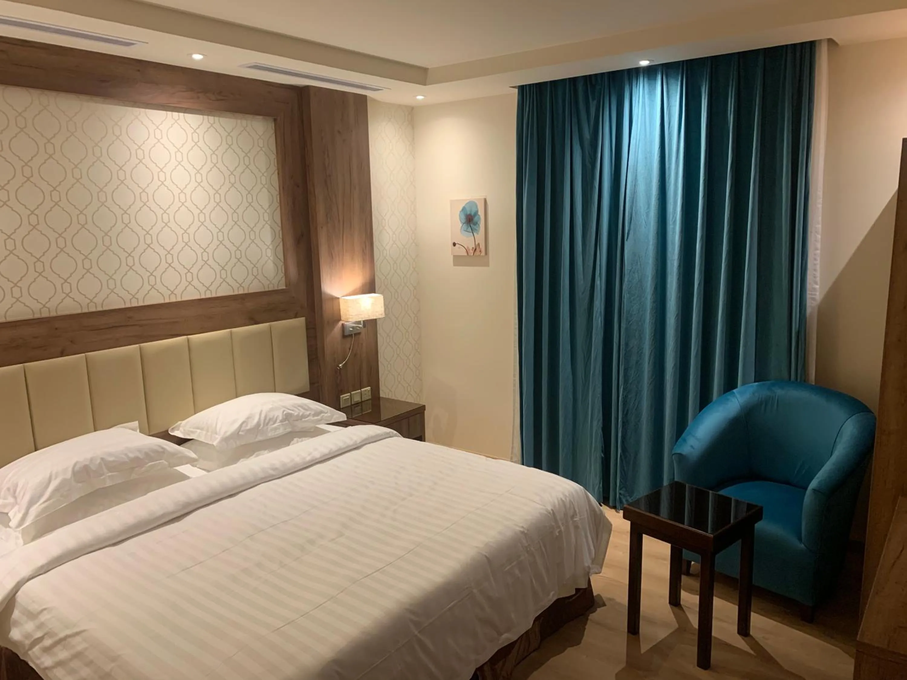 Bed in Fanan Suites Serviced Apartments Economy
