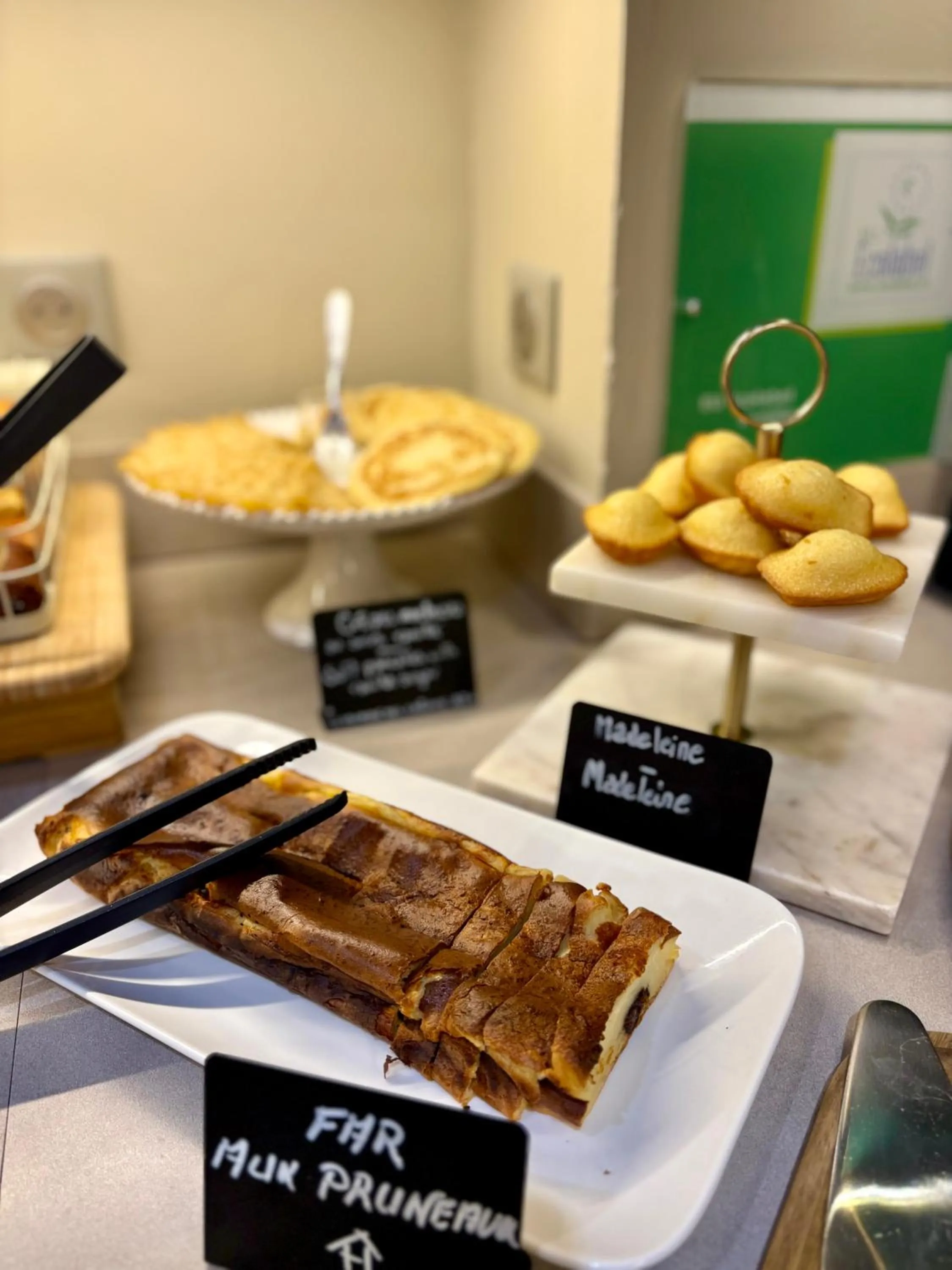 Breakfast in Garden Hotel Rennes Centre Gare