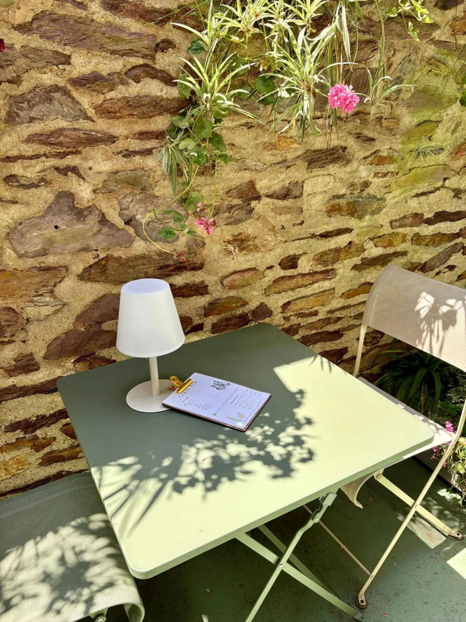 Property building in Garden Hotel Rennes Centre Gare