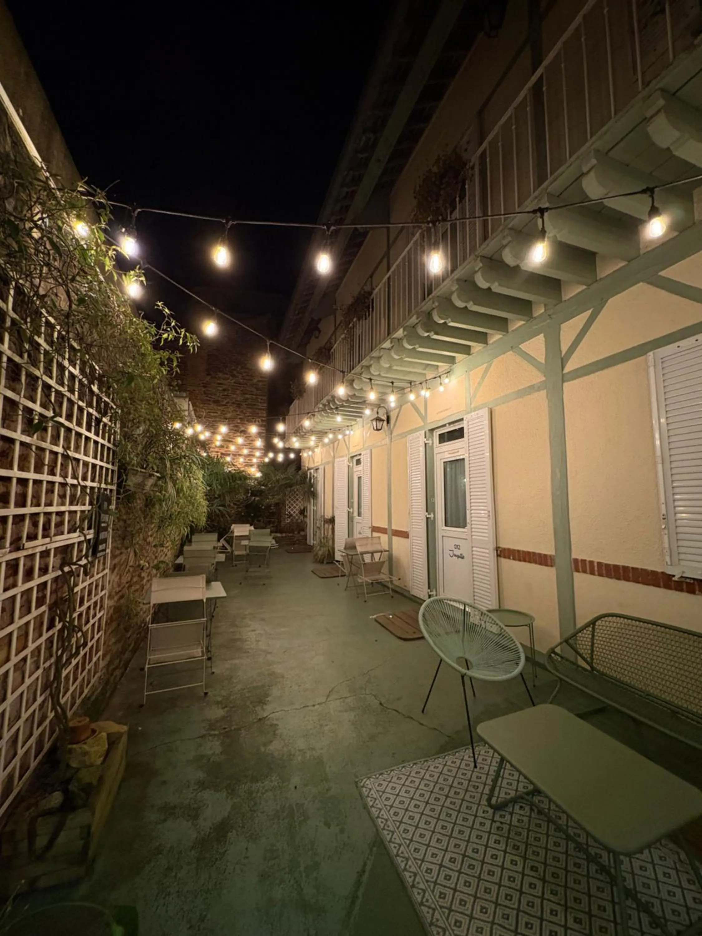 Property building in Garden Hotel Rennes Centre Gare