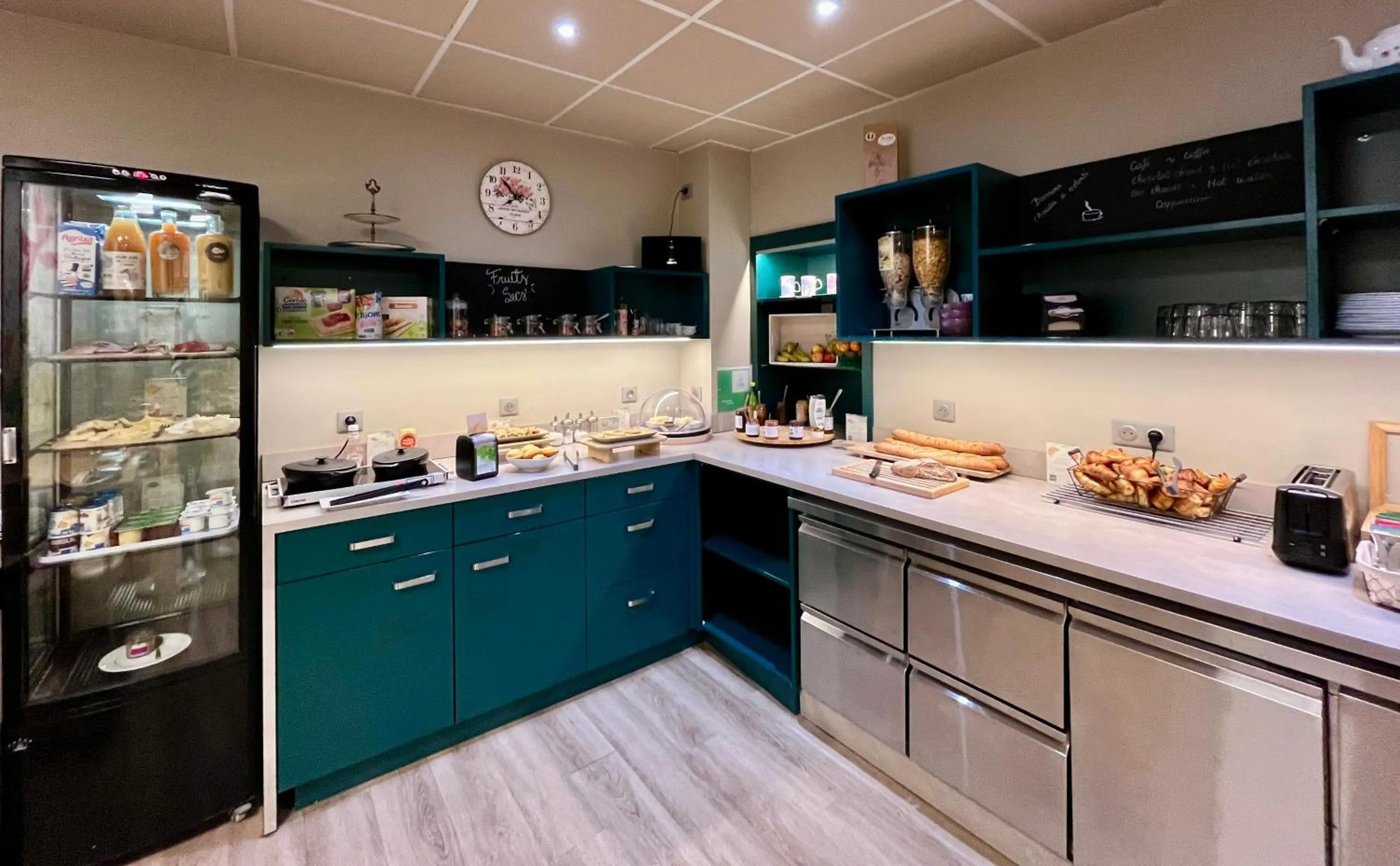 Breakfast in Garden Hotel Rennes Centre Gare