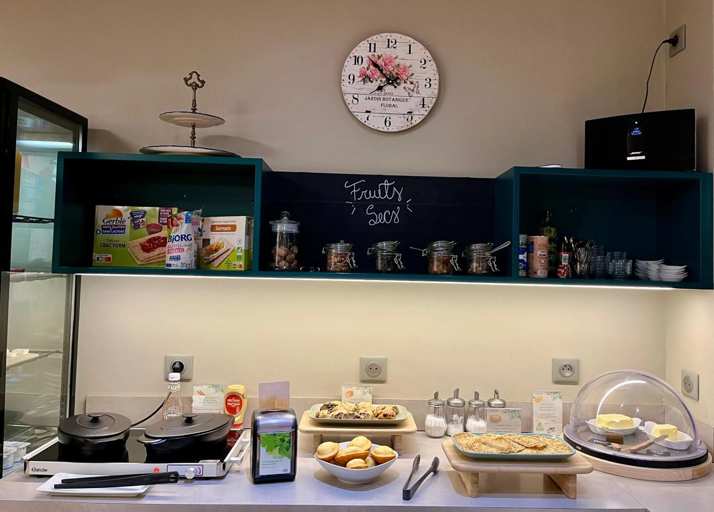 Breakfast in Garden Hotel Rennes Centre Gare