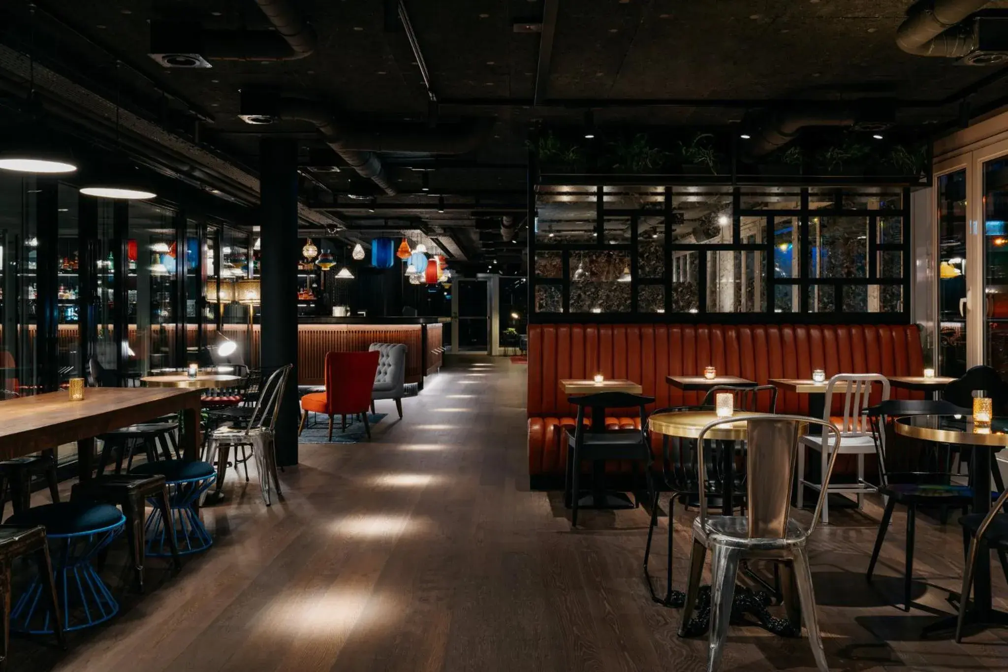 Lounge or bar in Ruby Claire Hotel Geneva Lounge or bar in Ruby Claire Hotel Geneva