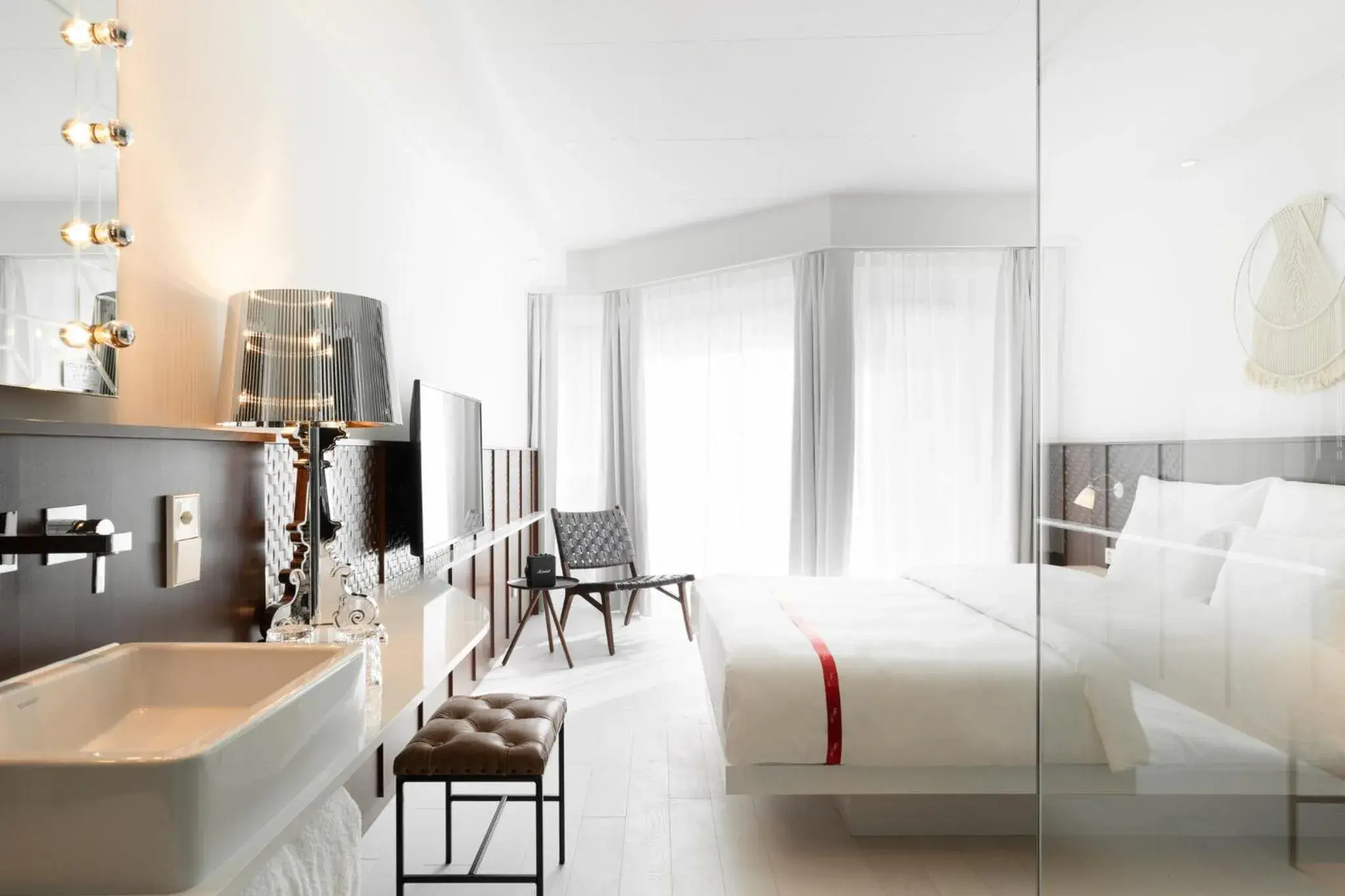 Photo of the whole room, Bed in Ruby Claire Hotel Geneva Photo of the whole room, Bed in Ruby Claire Hotel Geneva