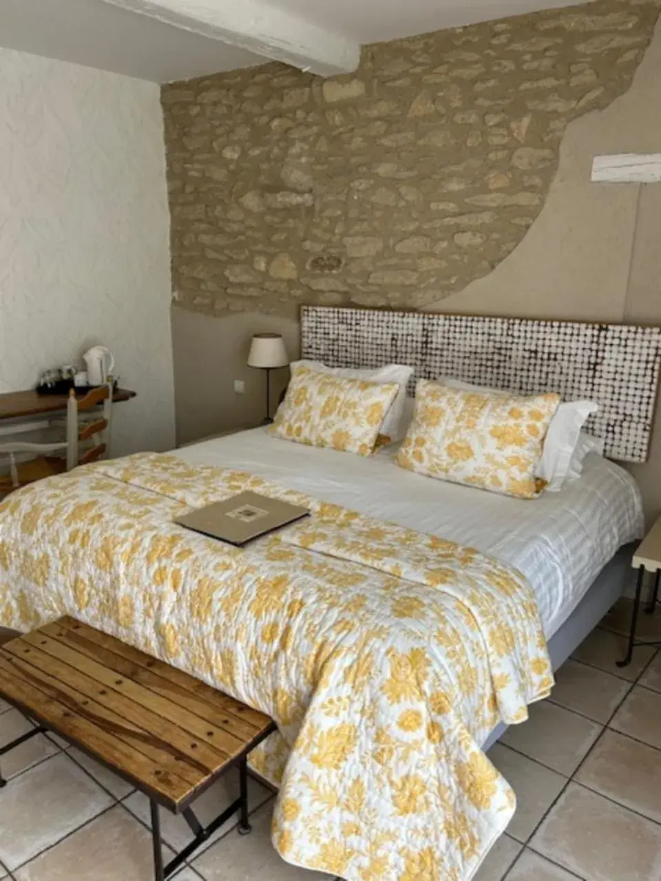 Superior Double Room in Mas des Carassins Superior Double Room in Mas des Carassins