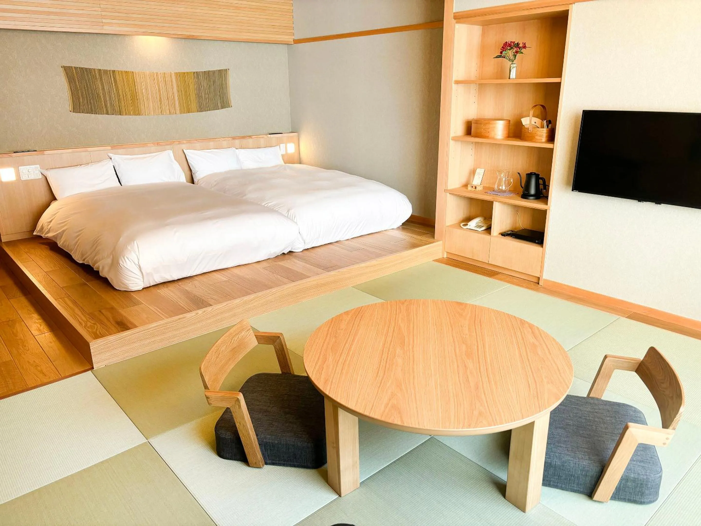 Photo of the whole room, Bed in Keiryuso Siorie