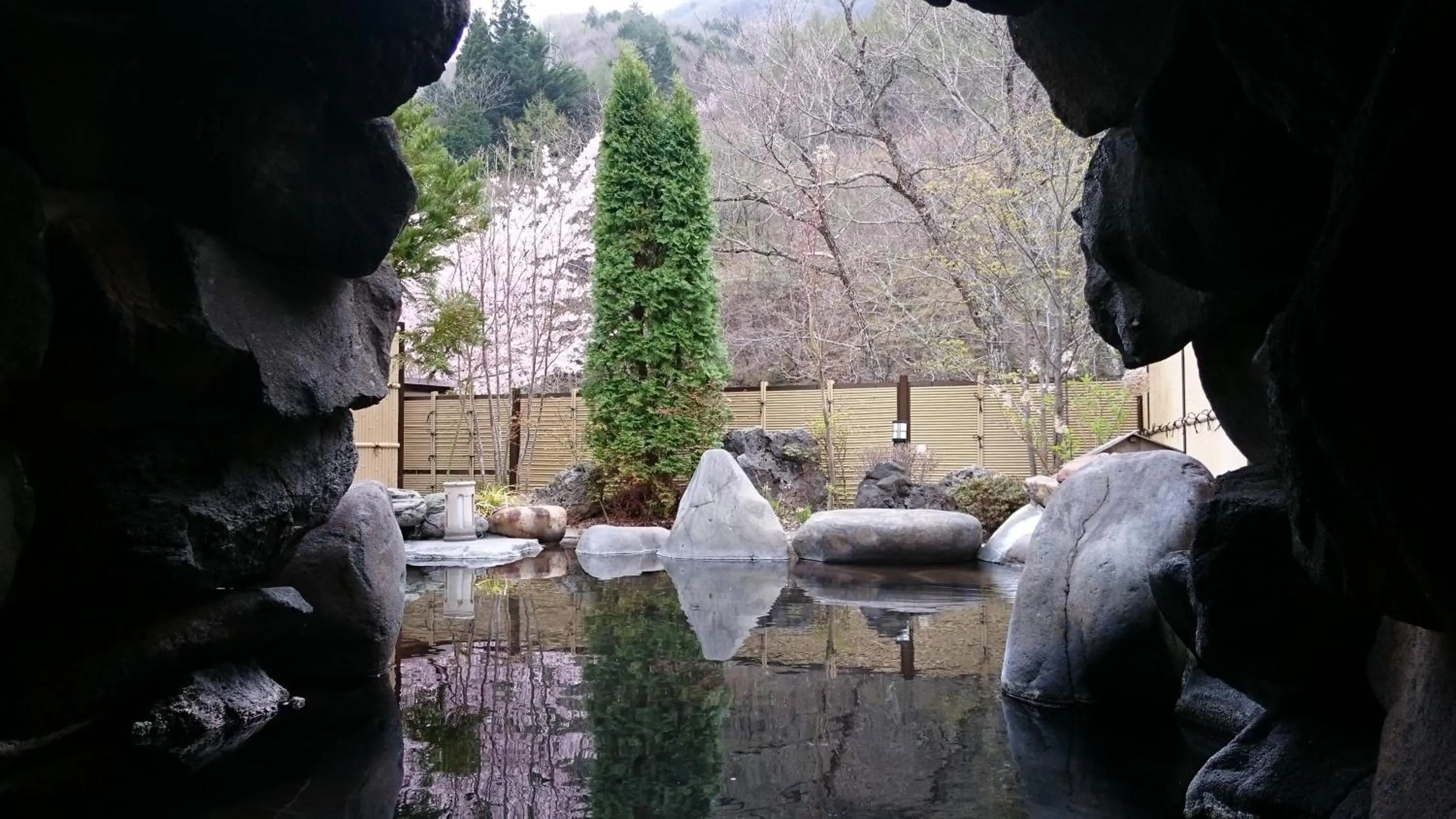 Spring in Keiryuso Siorie